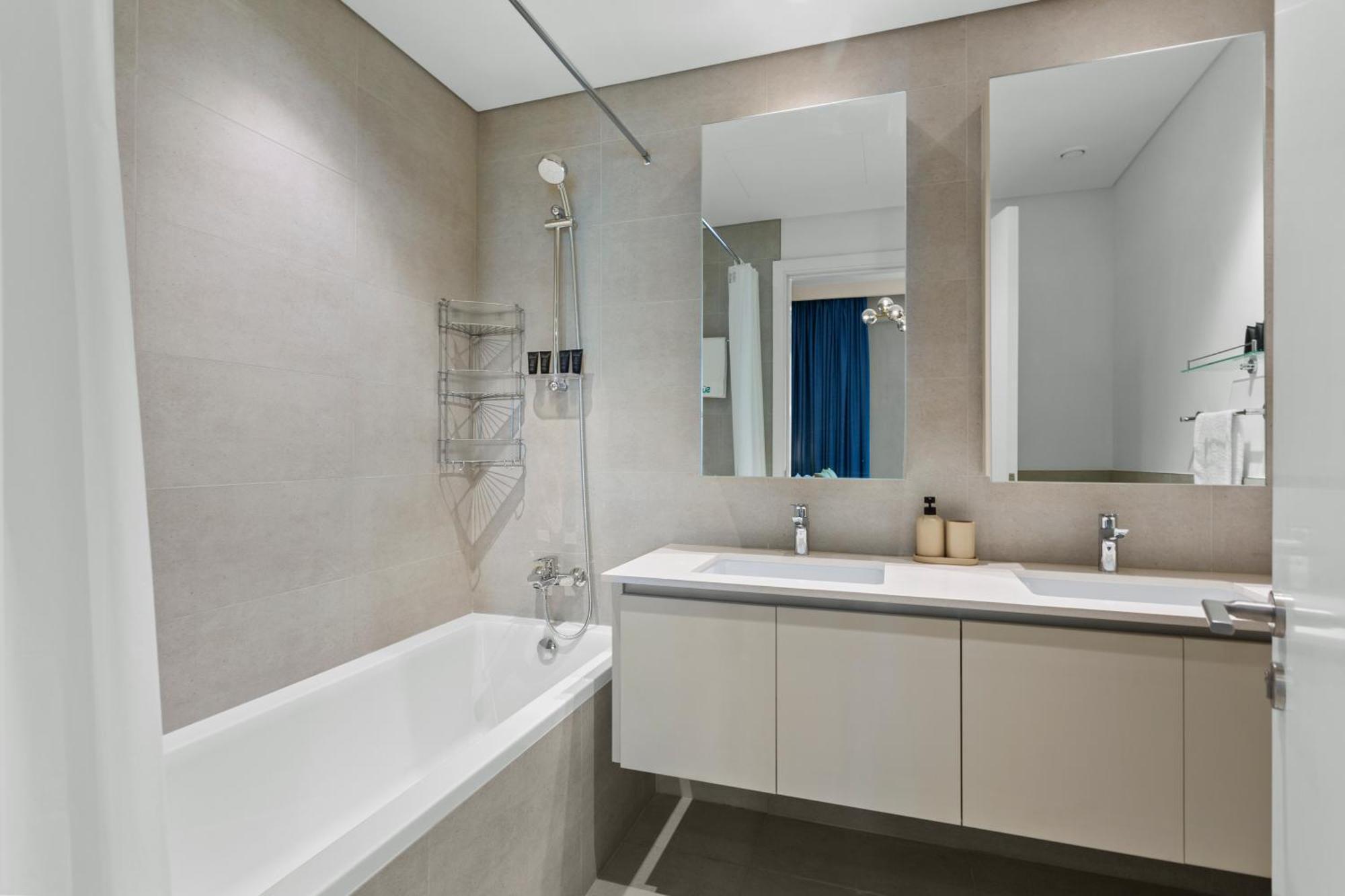 Apartment Luxury Living 2 Bedroom In Creek Harbour *