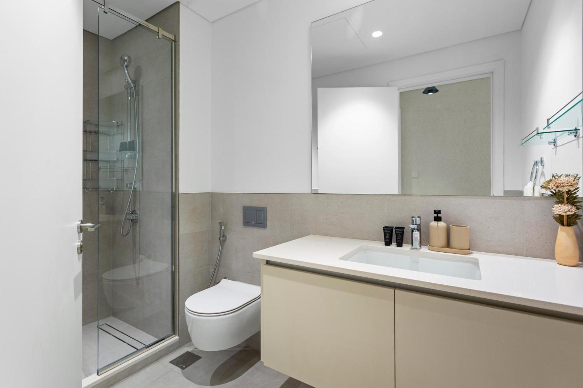 Luxury Living 2 Bedroom In Creek Harbour *