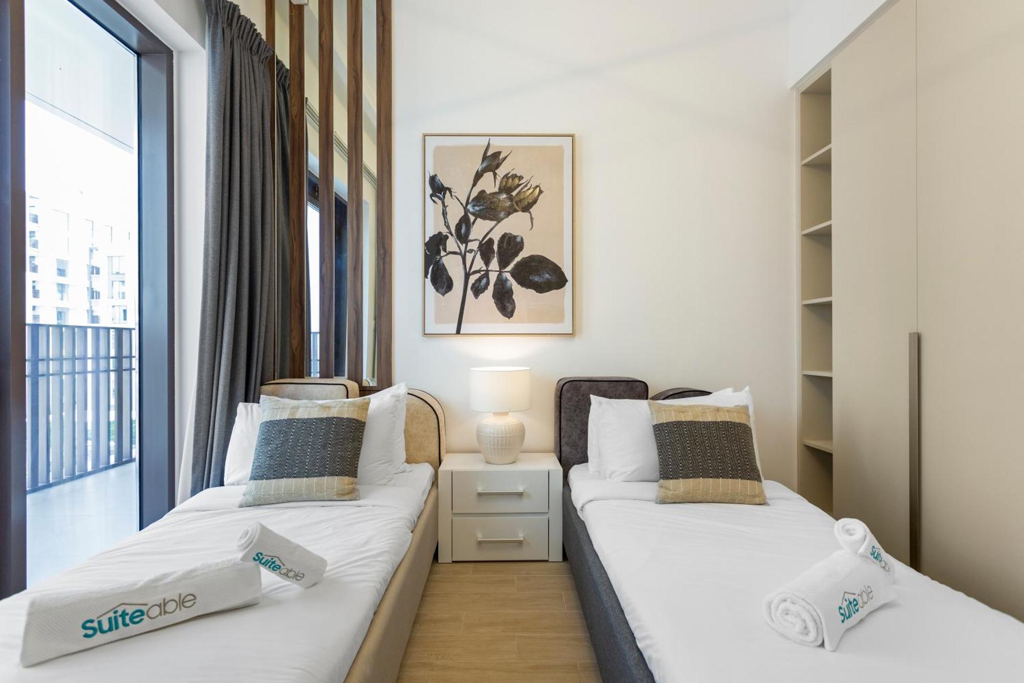 Luxury Living 2 Bedroom In Creek Harbour *