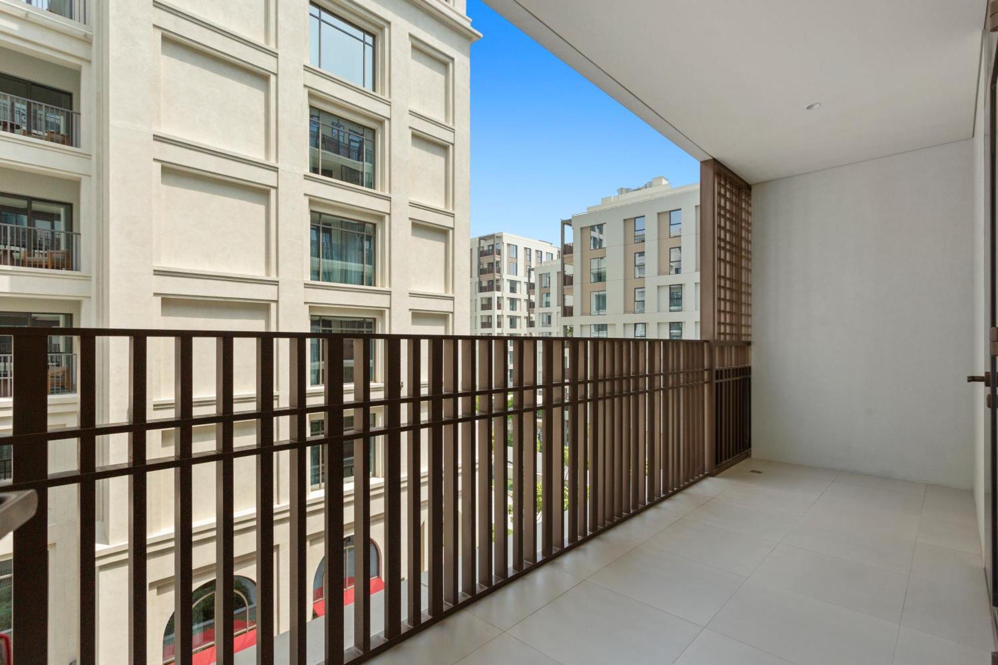 Luxury Living 2 Bedroom In Creek Harbour *
