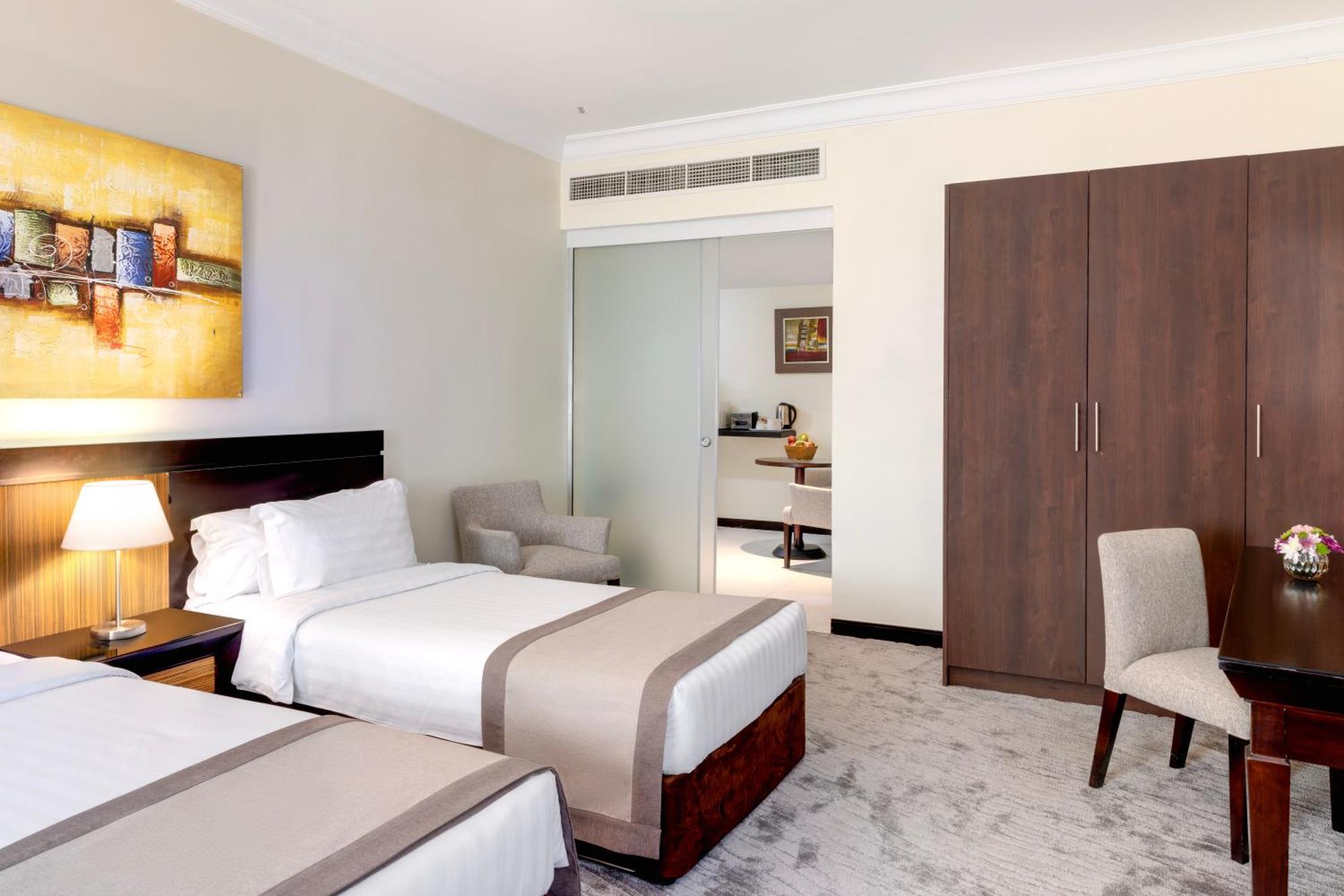 Aparthotel Dream Llc