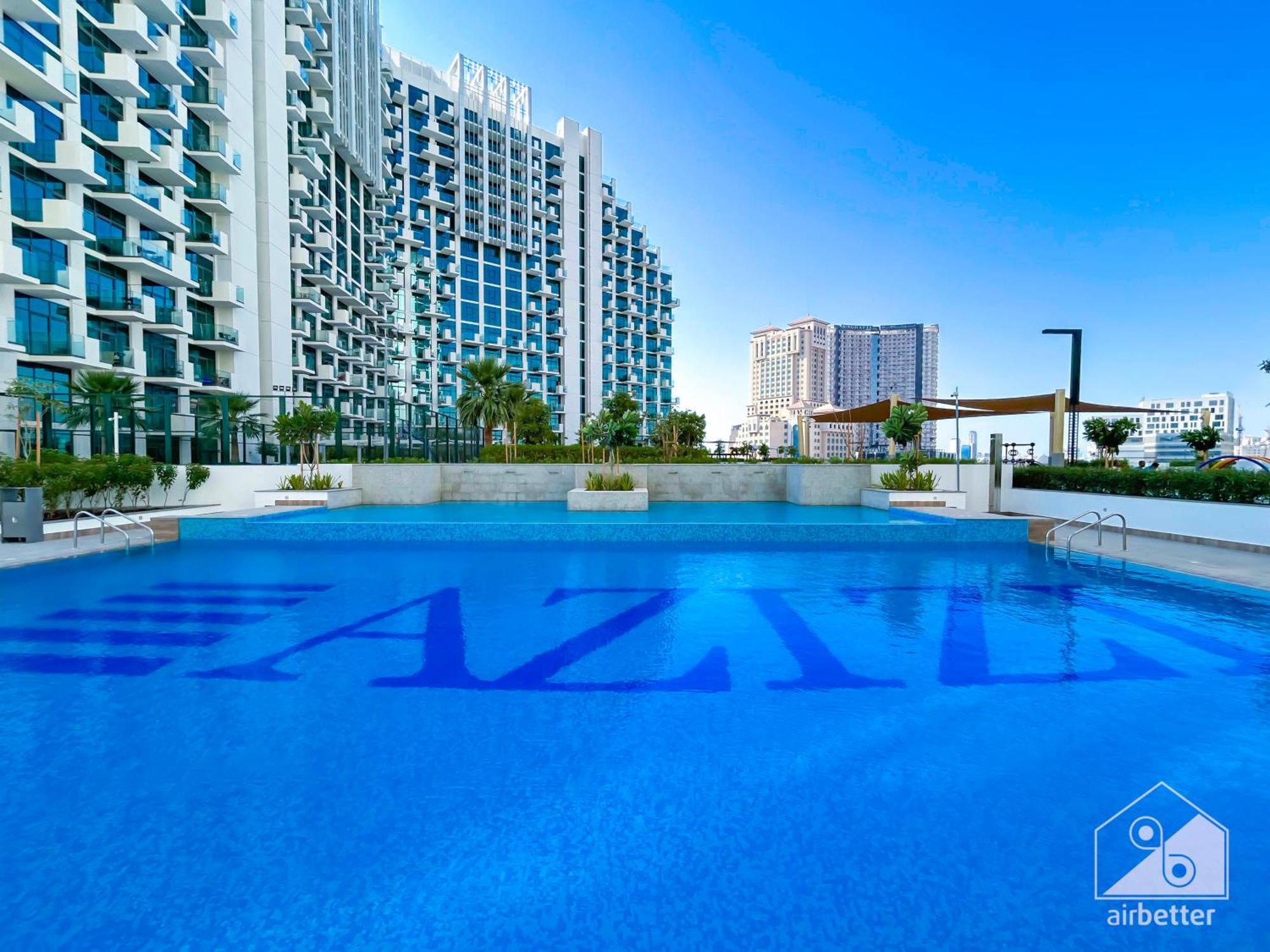 Cozy 1br With Balcony & Views In Azizi Fawad
