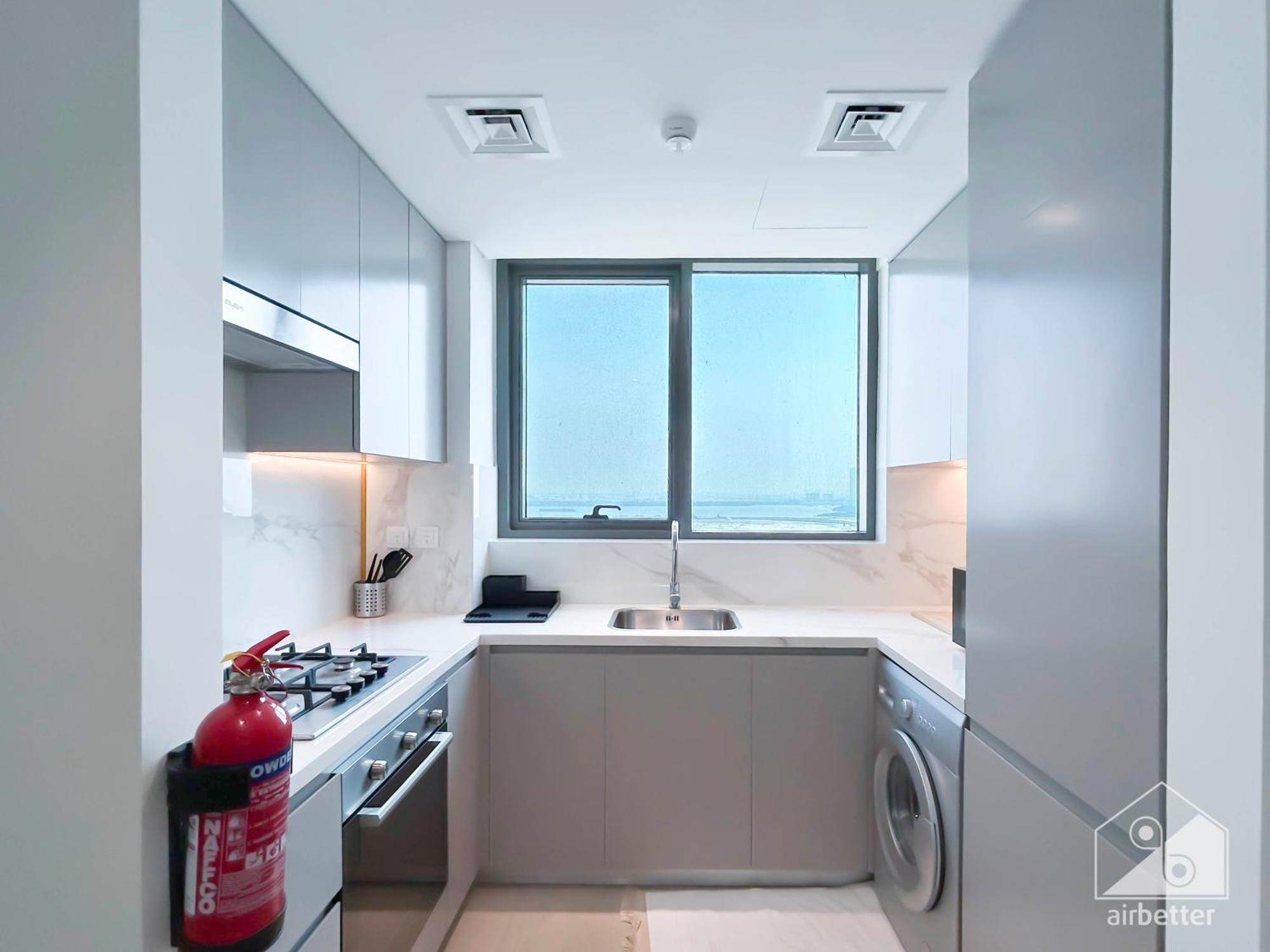 Apartment Cozy 1br With Balcony & Views In Azizi Fawad *