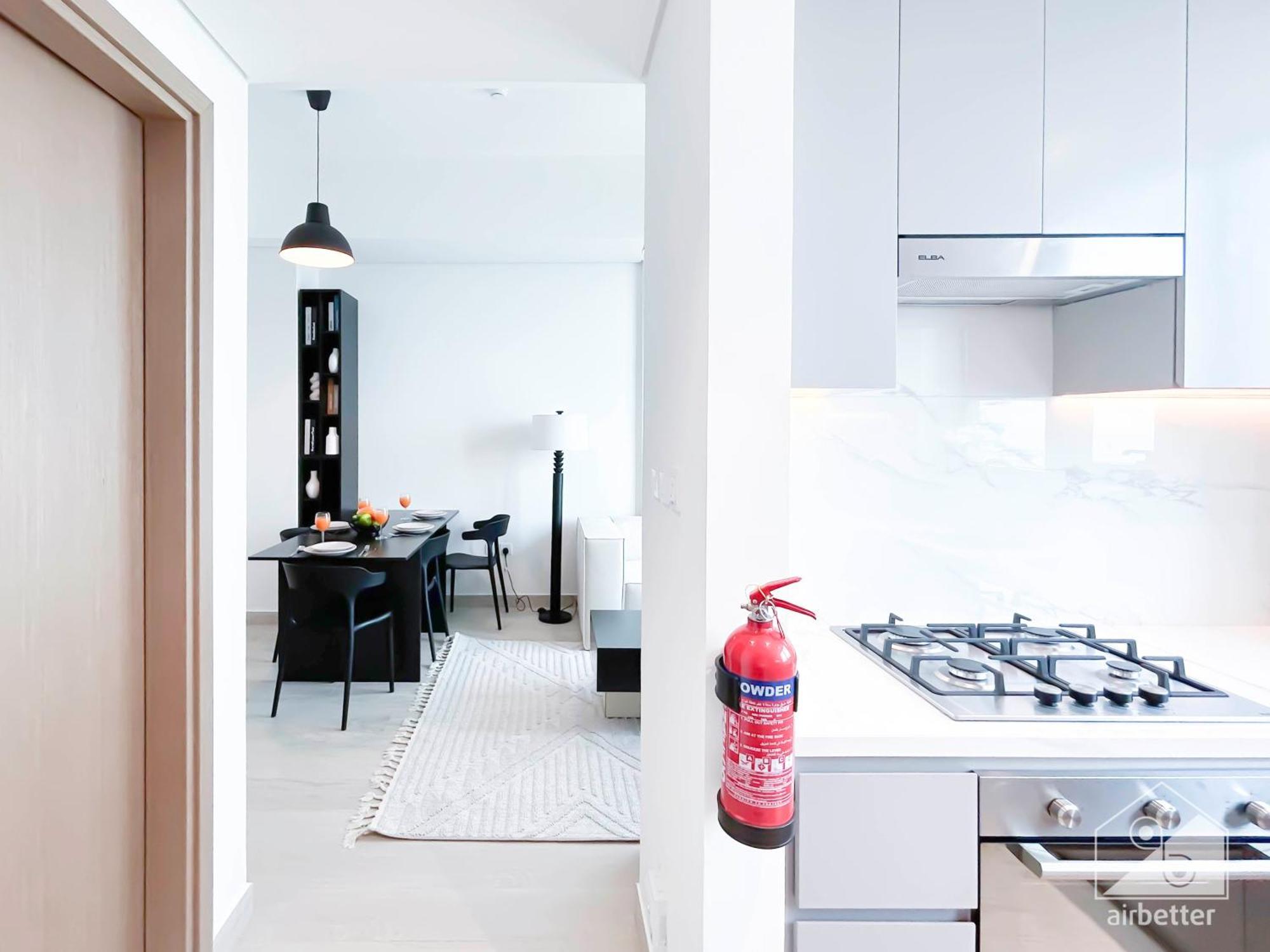 Cozy 1br With Balcony & Views In Azizi Fawad Apartment *