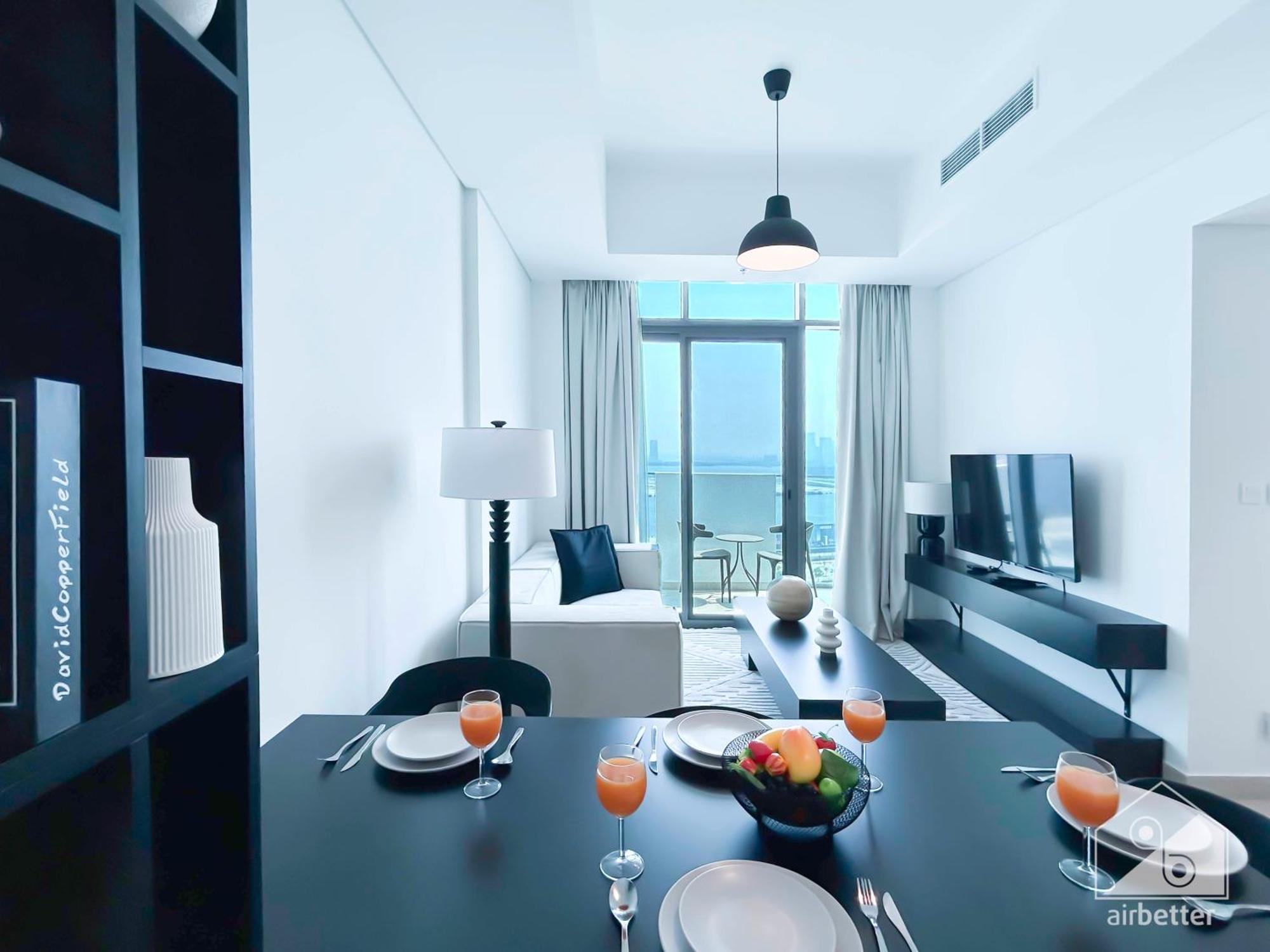 Apartment Cozy 1br With Balcony & Views In Azizi Fawad