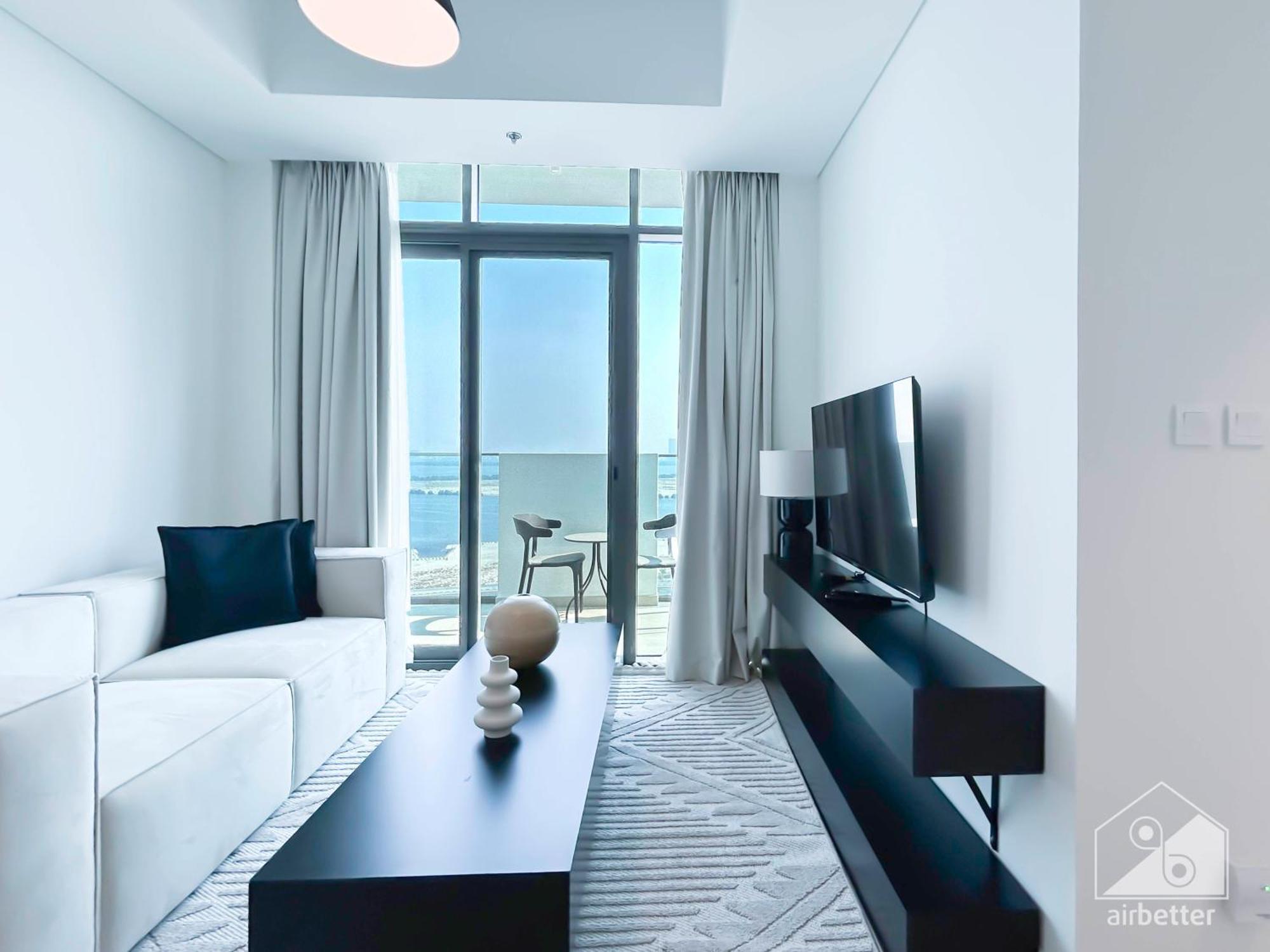 Cozy 1br With Balcony & Views In Azizi Fawad