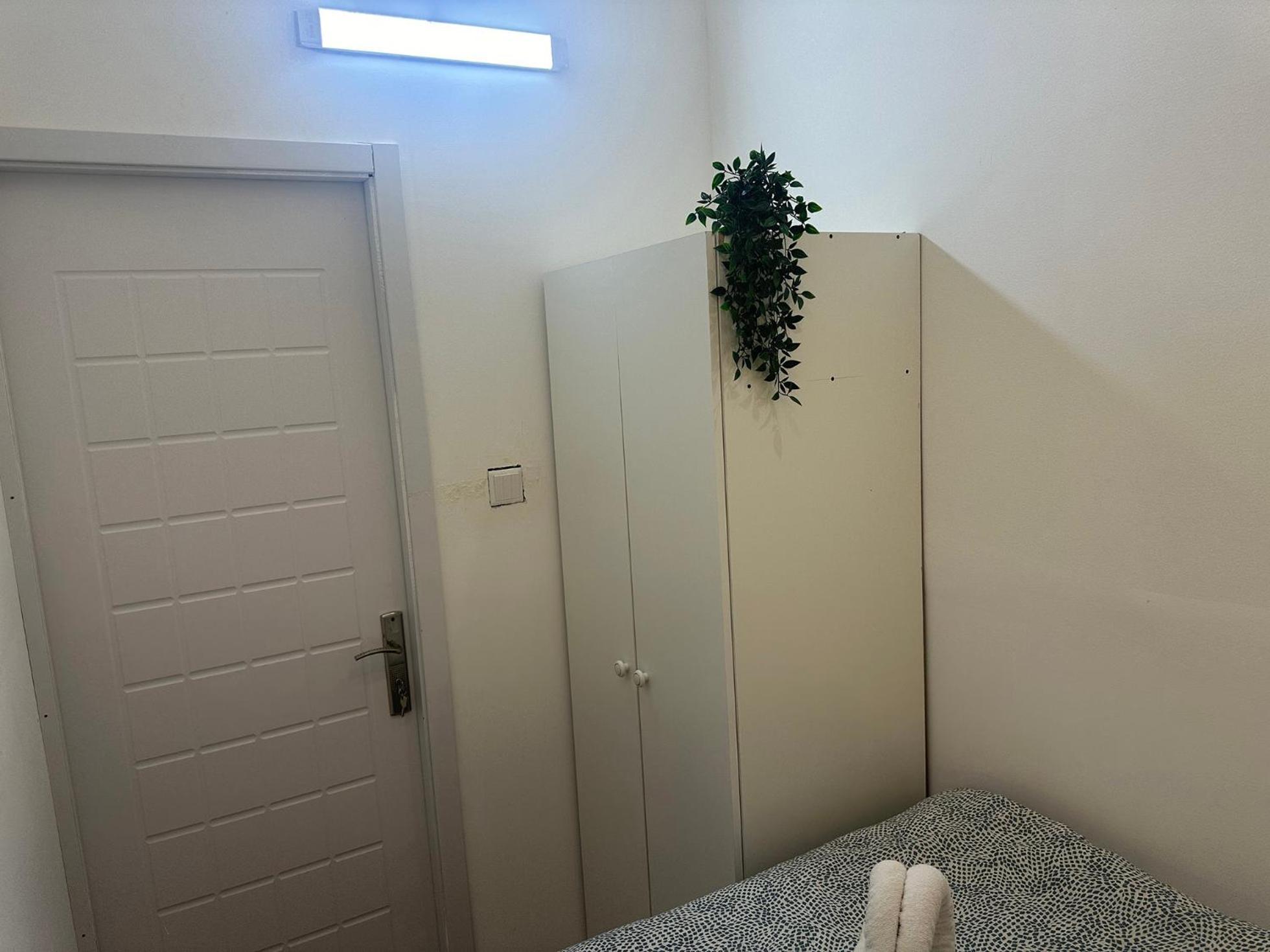 Pansiyon Quiet Partition In Tecom Barsha Heights Dubai