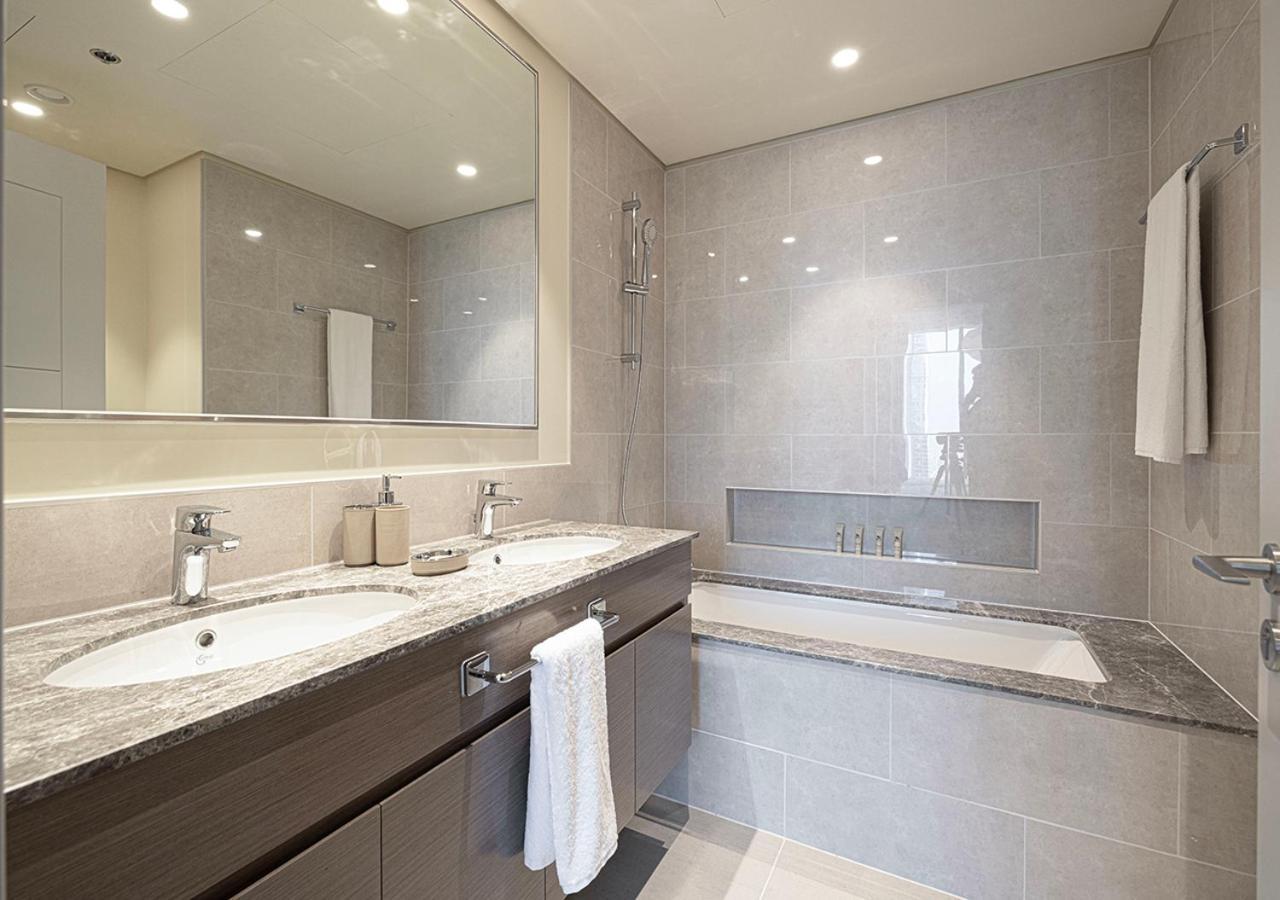 Kinfolk Homes - 5-star Family Stay, 8 Minutes Walk To Mall & Burj Khalifa * Dubai