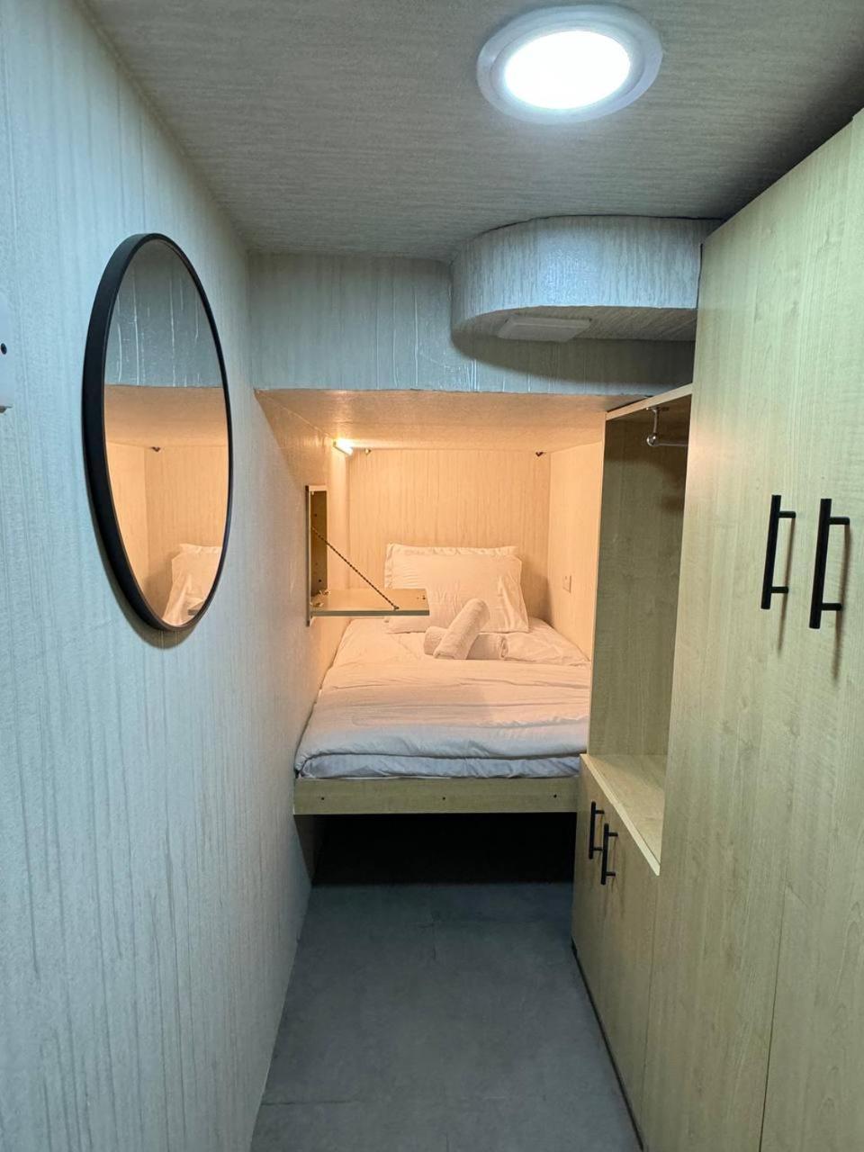 Capsule hotel Capsule In Business Bay Near Downtown *