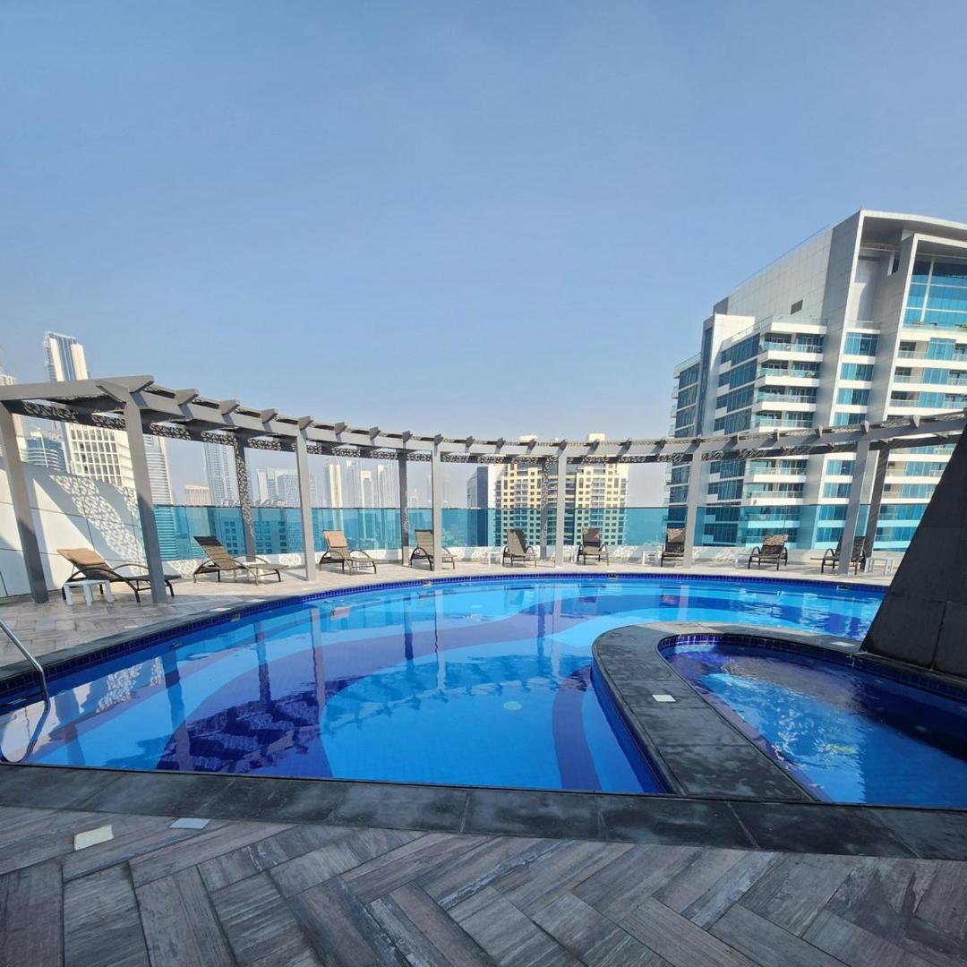 Rosenheim | 1 Bedroom Modern W/burj Khalifa View Holiday home Dubai