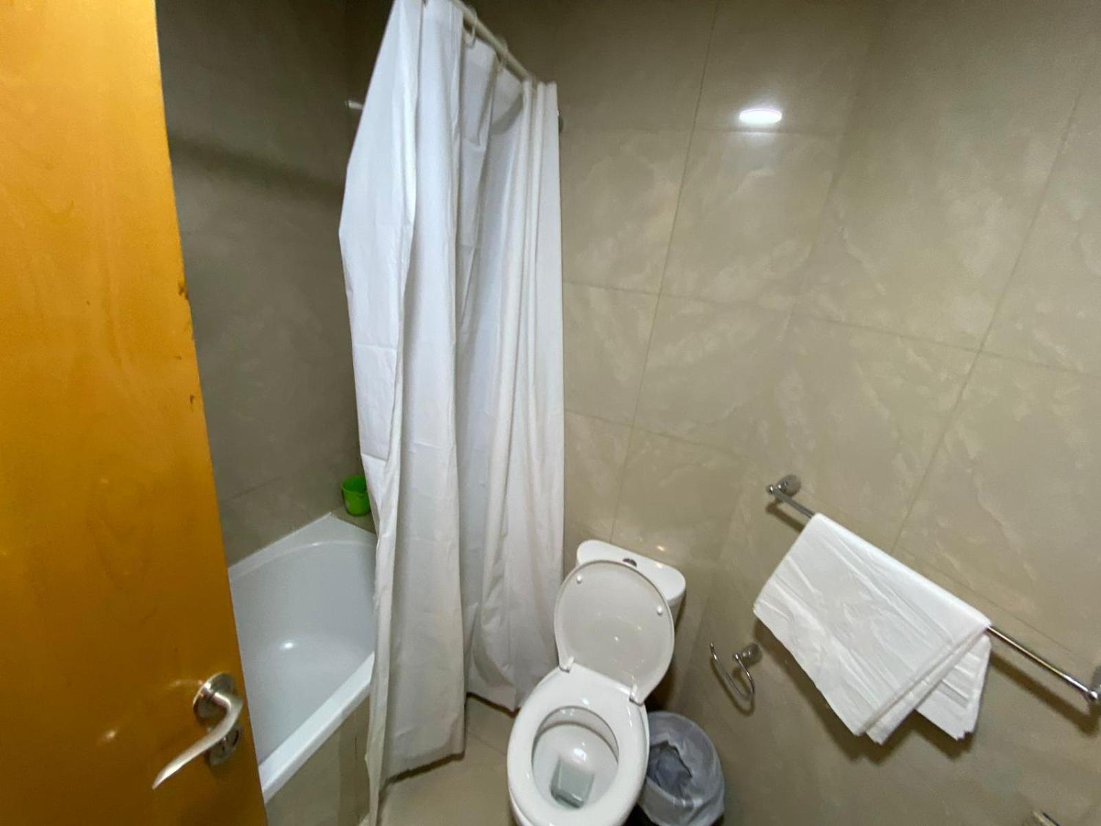 Lovely Spacious For Ladies In Marina للفتيات فقط * Dubai
