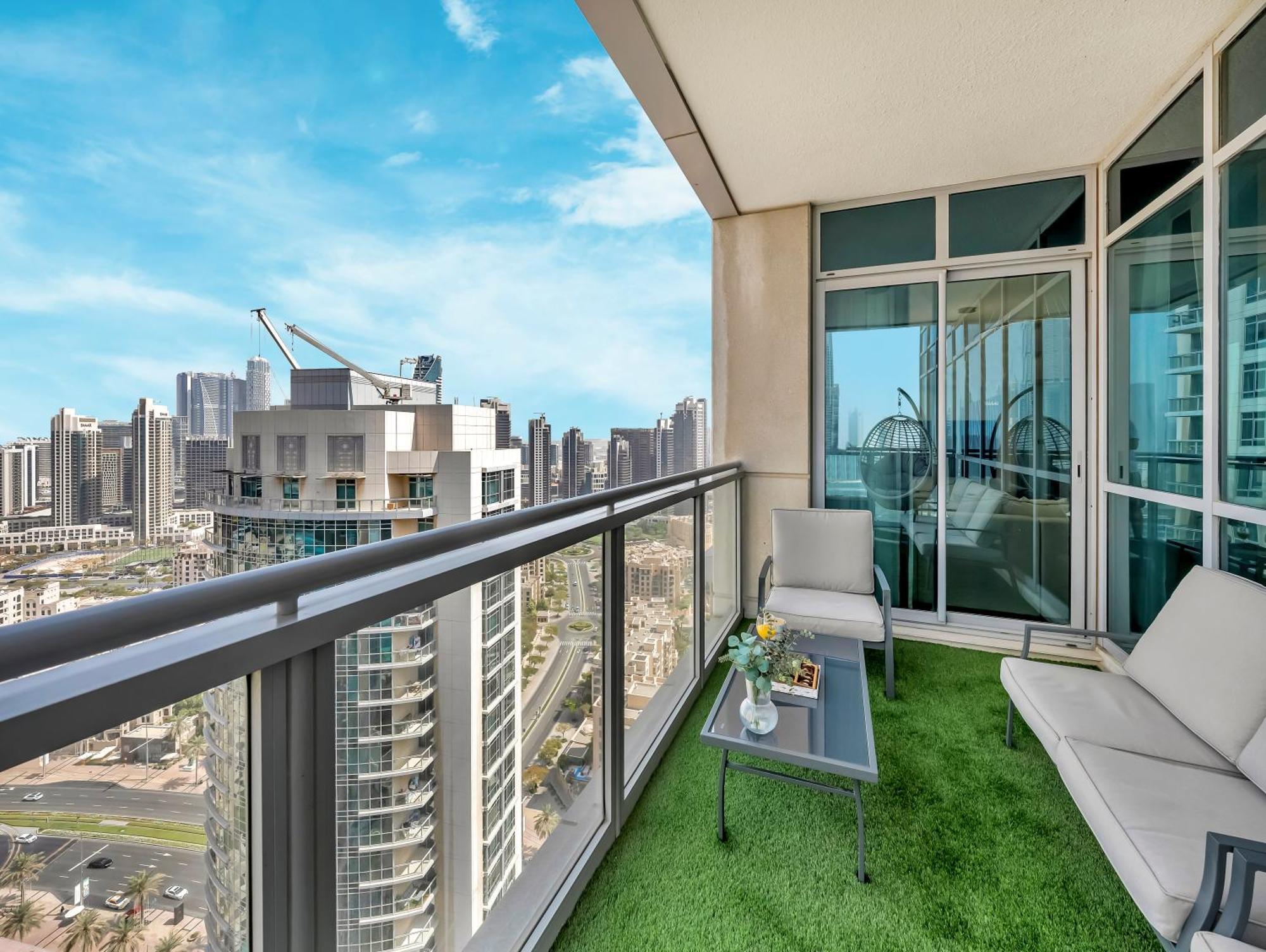 Luxe 4 Bedroom I Burj Khalifa & Fountain Views I Free Gym, Pool, Parking, Wi-fi And Ps5 I By Skyline Serenity Apartamento *