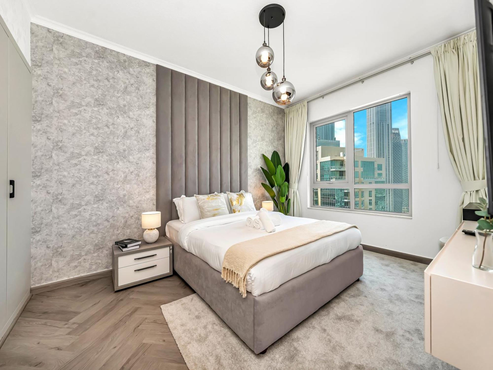 Luxe 4 Bedroom I Burj Khalifa & Fountain Views I Free Gym, Pool, Parking, Wi-fi And Ps5 I By Skyline Serenity Apartamento *