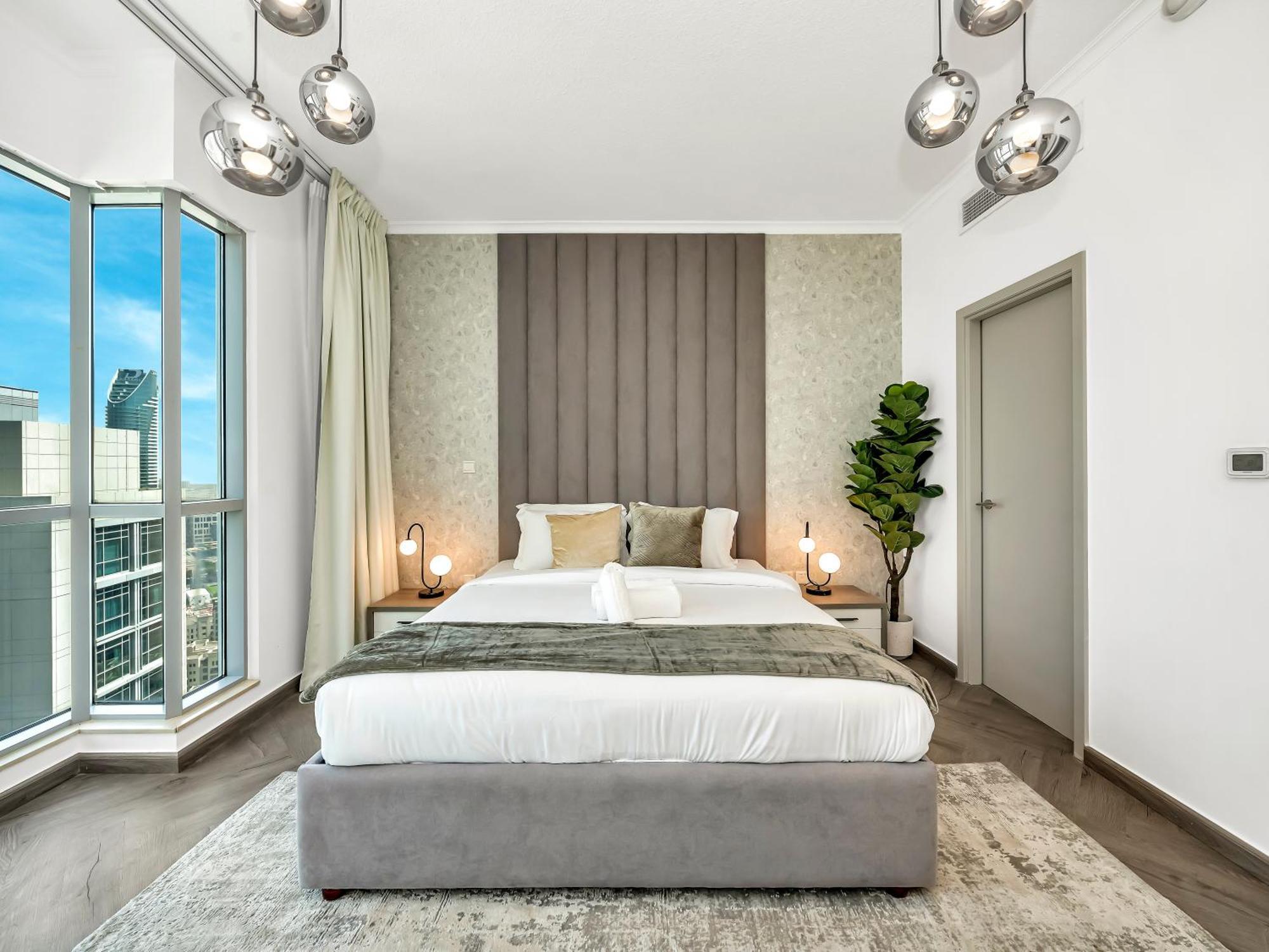 Luxe 4 Bedroom I Burj Khalifa & Fountain Views I Free Gym, Pool, Parking, Wi-fi And Ps5 I By Skyline Serenity Apartamento