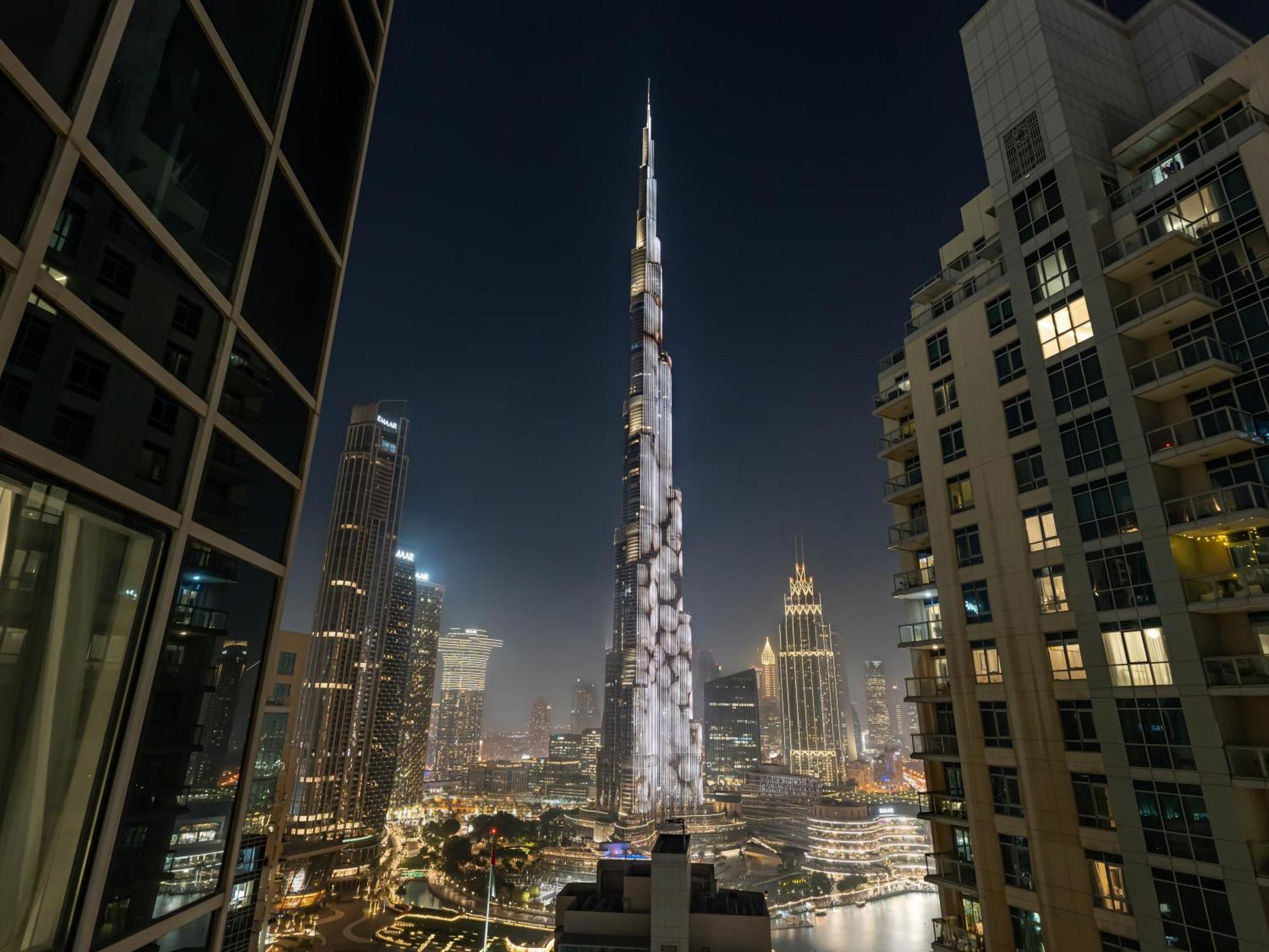 Luxe 4 Bedroom I Burj Khalifa & Fountain Views I Free Gym, Pool, Parking, Wi-fi And Ps5 I By Skyline Serenity * Dubai