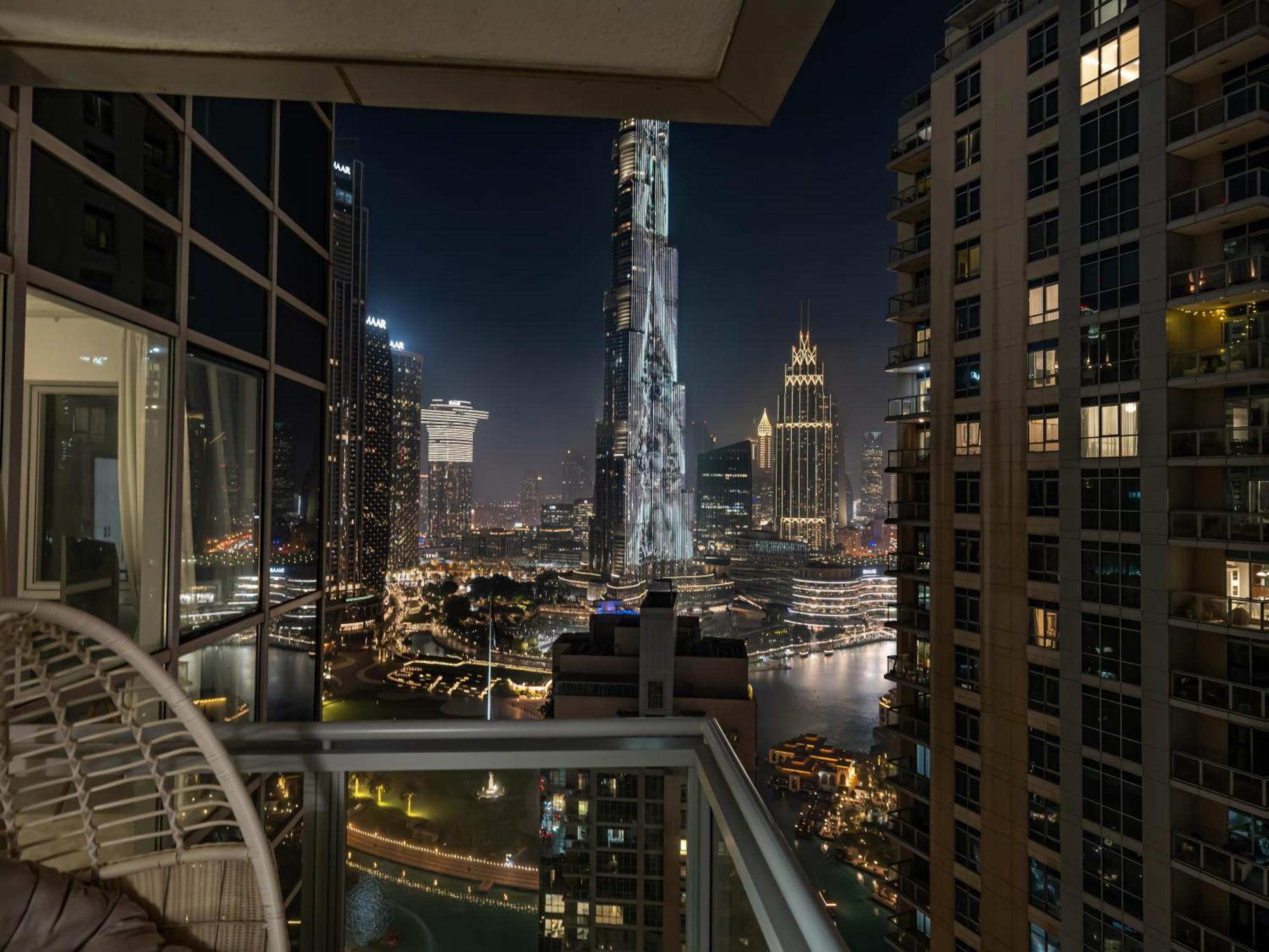 Luxe 4 Bedroom I Burj Khalifa & Fountain Views I Free Gym, Pool, Parking, Wi-fi And Ps5 I By Skyline Serenity Apartamento *