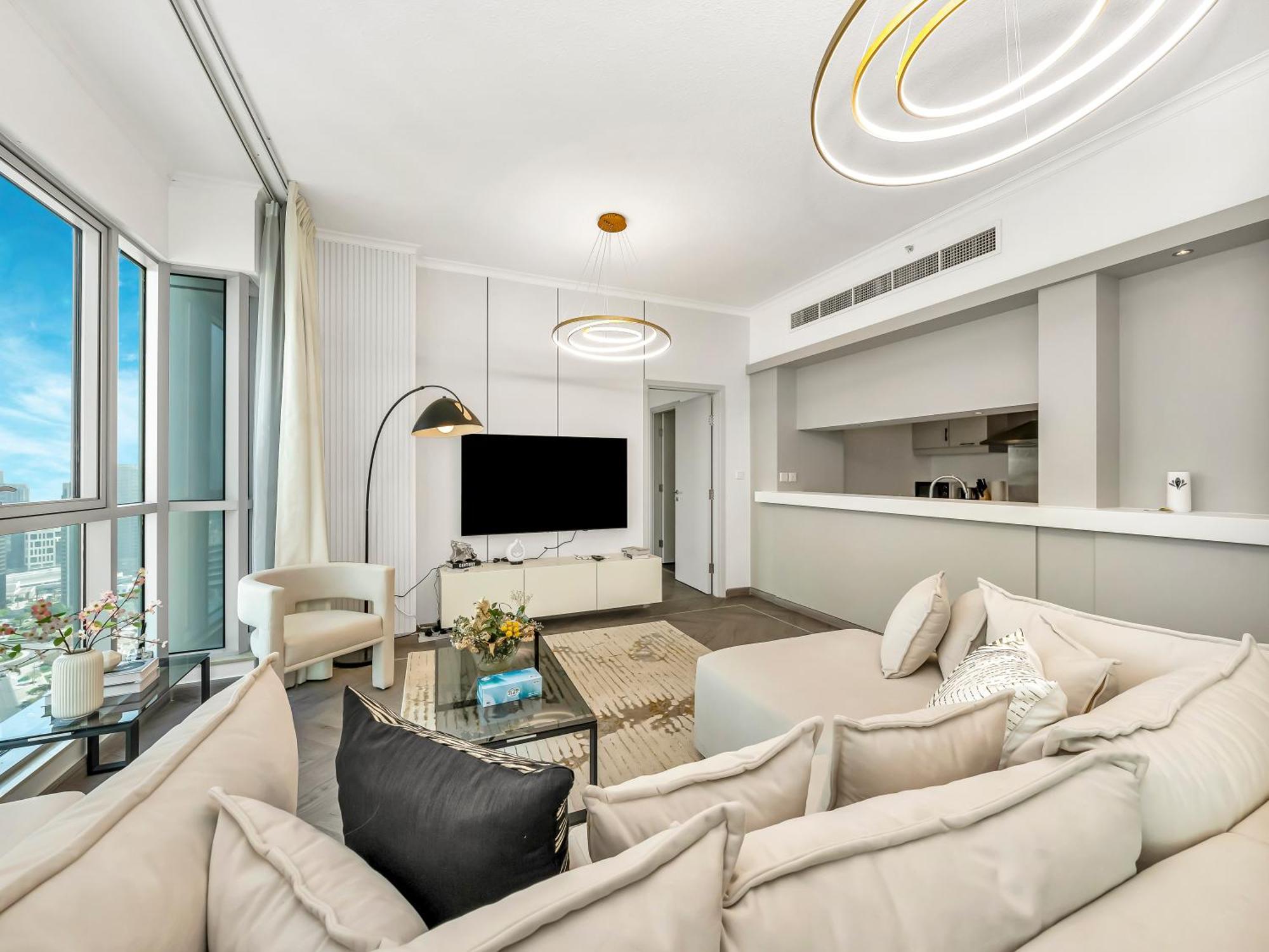Luxe 4 Bedroom I Burj Khalifa & Fountain Views I Free Gym, Pool, Parking, Wi-fi And Ps5 I By Skyline Serenity Dubai