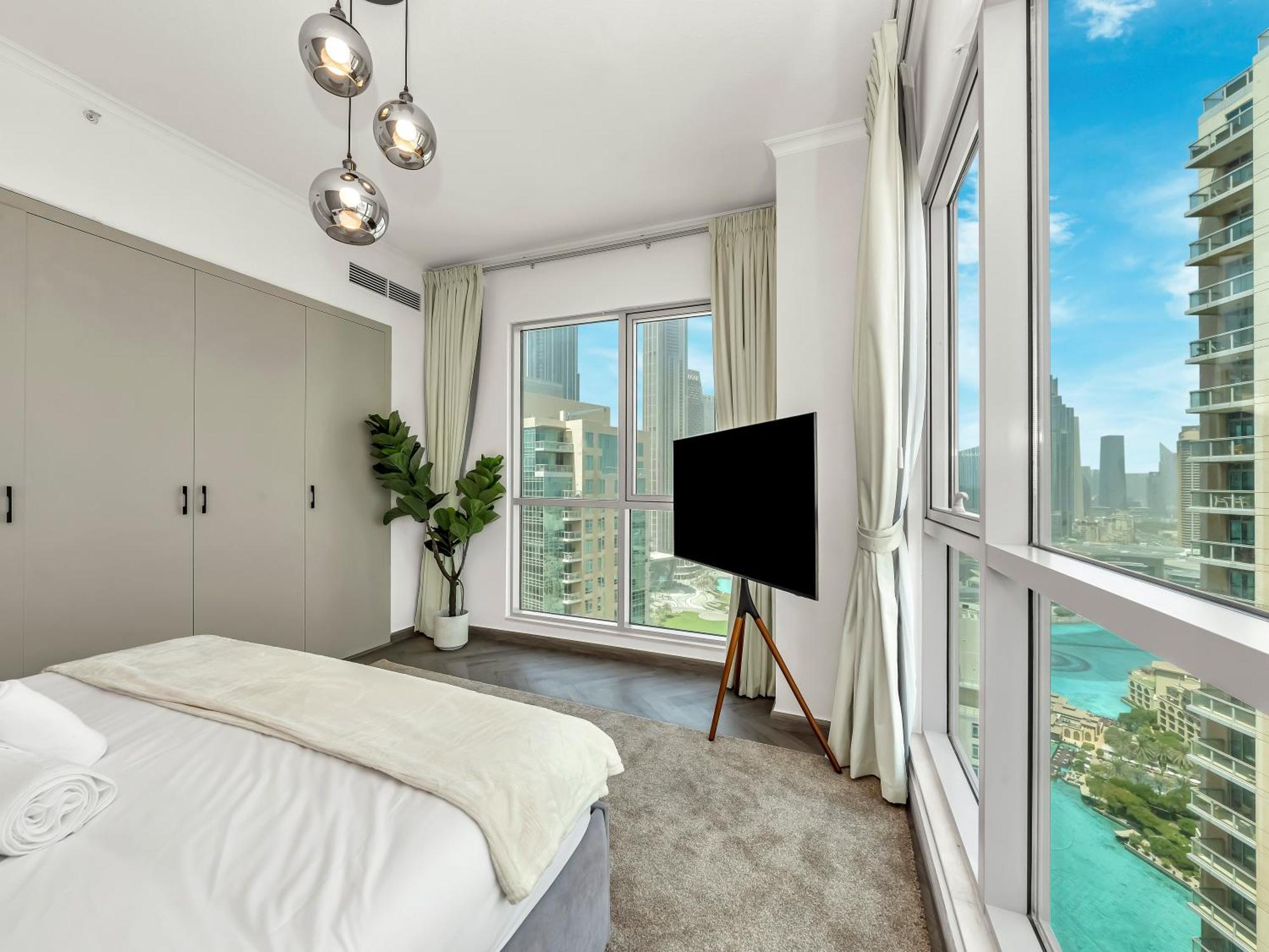 Luxe 4 Bedroom I Burj Khalifa & Fountain Views I Free Gym, Pool, Parking, Wi-fi And Ps5 I By Skyline Serenity * Dubai