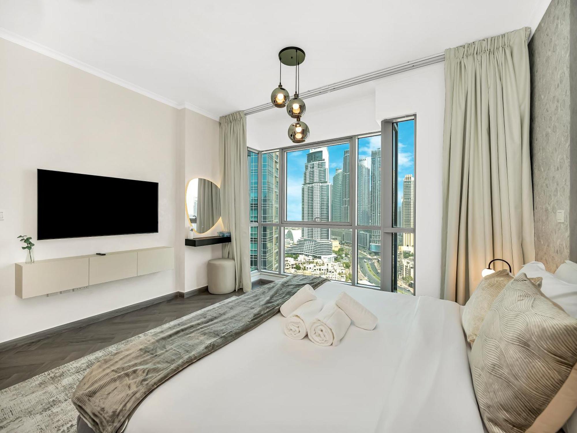 Apartamento Luxe 4 Bedroom I Burj Khalifa & Fountain Views I Free Gym, Pool, Parking, Wi-fi And Ps5 I By Skyline Serenity