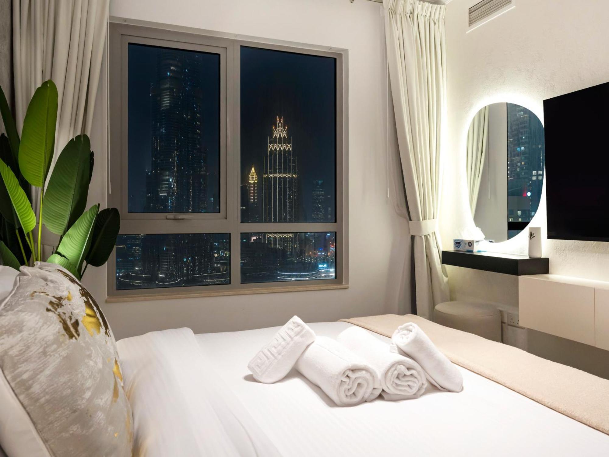 Apartamento Luxe 4 Bedroom I Burj Khalifa & Fountain Views I Free Gym, Pool, Parking, Wi-fi And Ps5 I By Skyline Serenity *