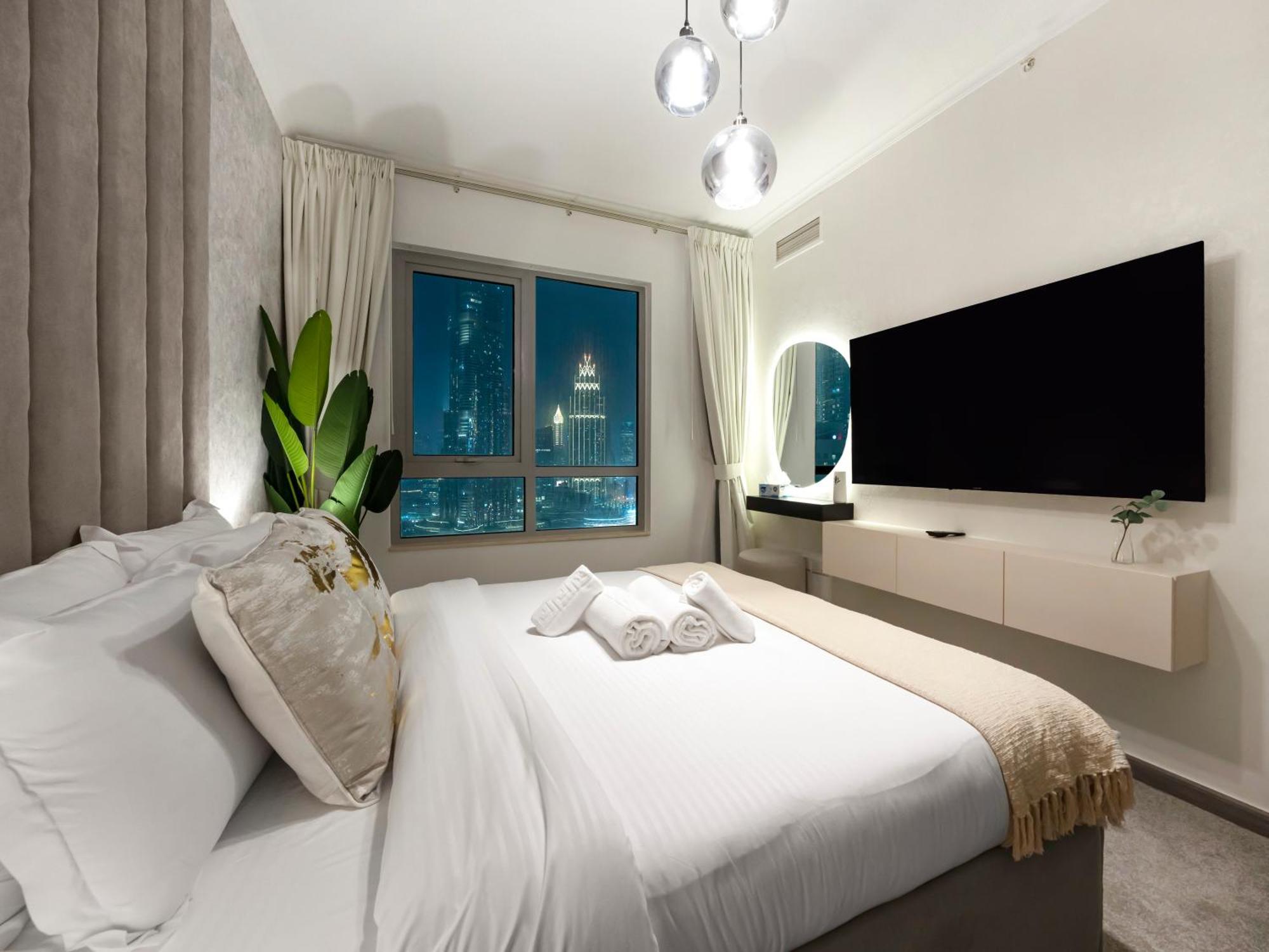 Apartamento Luxe 4 Bedroom I Burj Khalifa & Fountain Views I Free Gym, Pool, Parking, Wi-fi And Ps5 I By Skyline Serenity Dubai