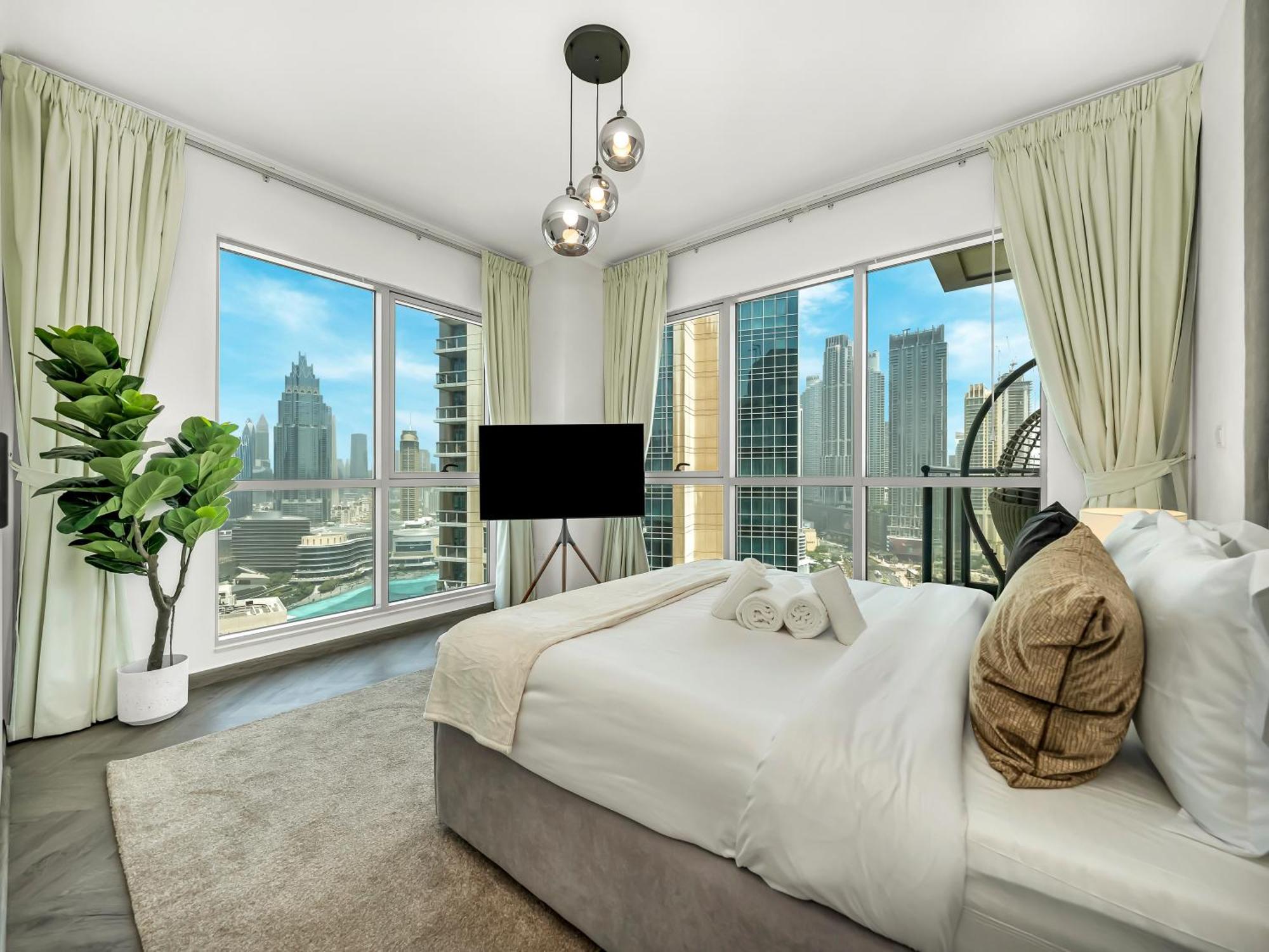 Luxe 4 Bedroom I Burj Khalifa & Fountain Views I Free Gym, Pool, Parking, Wi-fi And Ps5 I By Skyline Serenity * Dubai