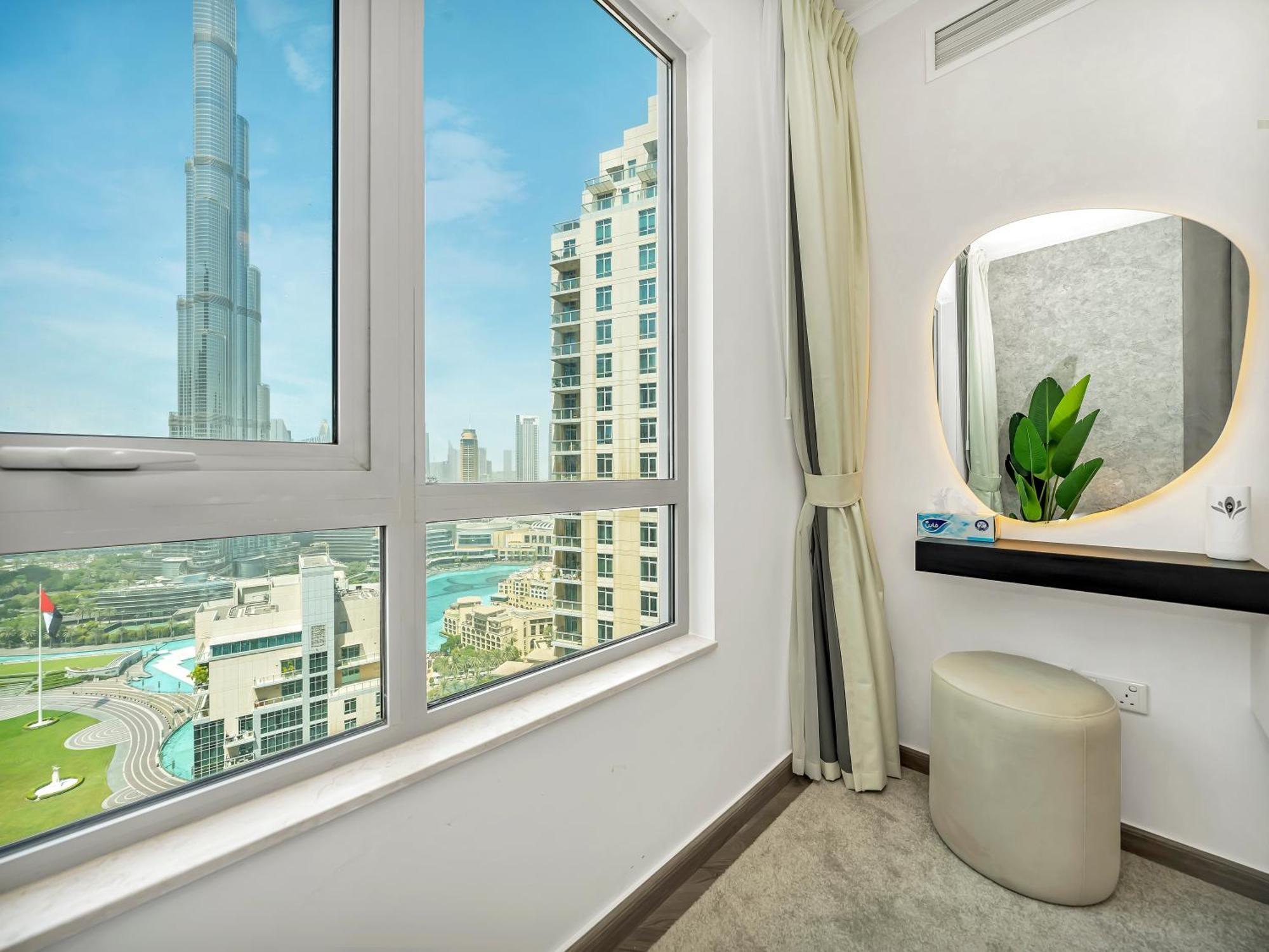 Apartamento Luxe 4 Bedroom I Burj Khalifa & Fountain Views I Free Gym, Pool, Parking, Wi-fi And Ps5 I By Skyline Serenity *