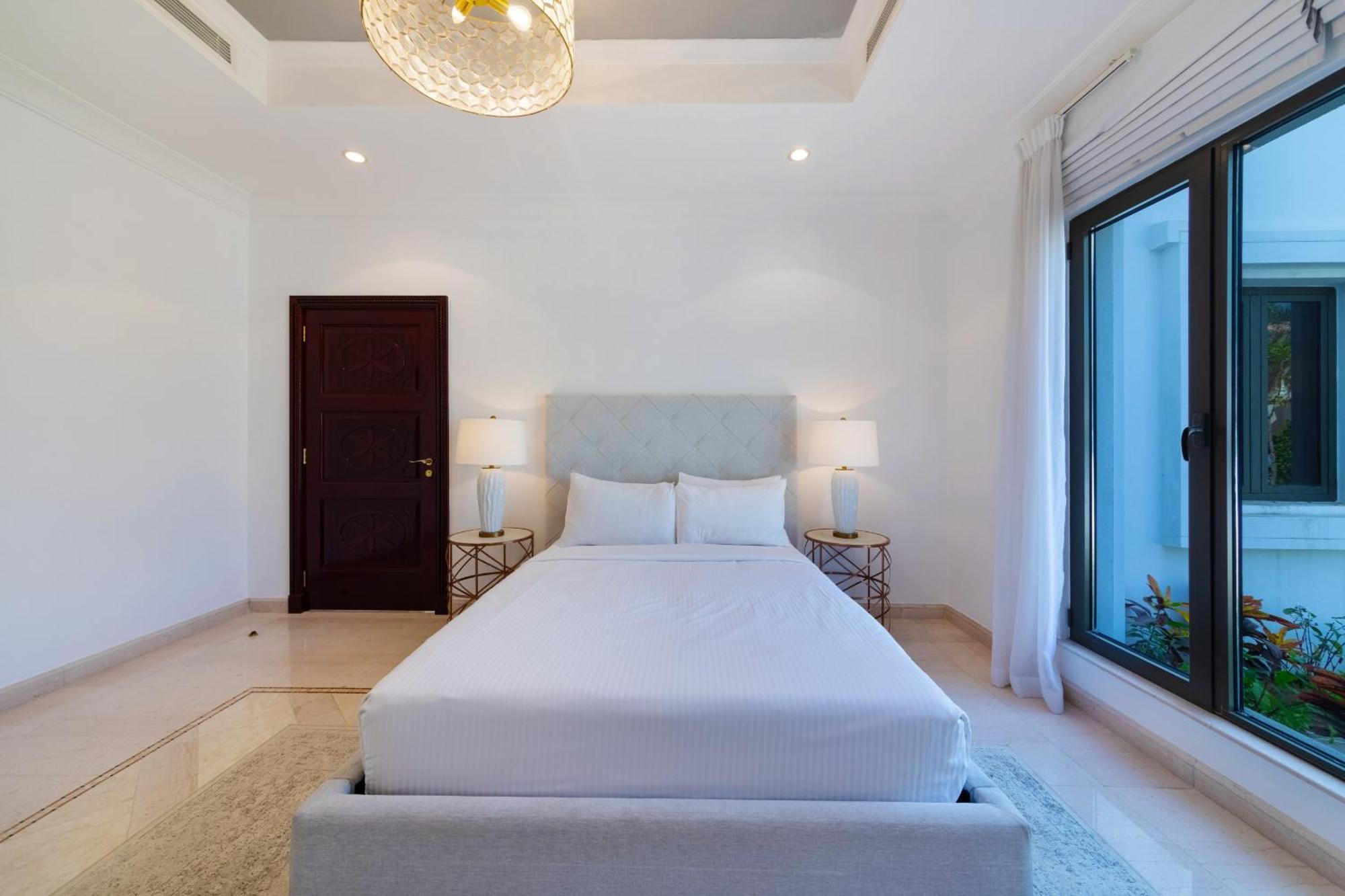 Frond K, Beachfront Signature Villas, Palm Jumeirah - Mint Villa