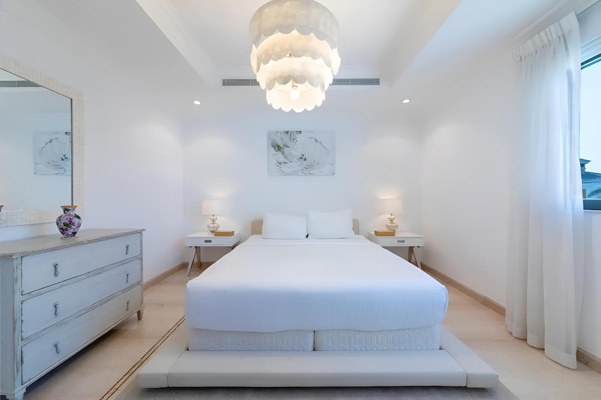 Villa Frond K, Beachfront Signature Villas, Palm Jumeirah - Mint *