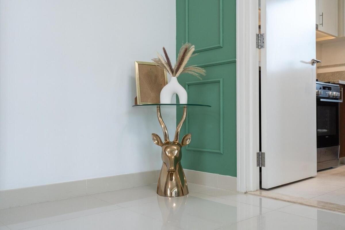 Apartment Bright And Chic 2-bedrooms In Downtown Near Burj Khalifa And Mall! *