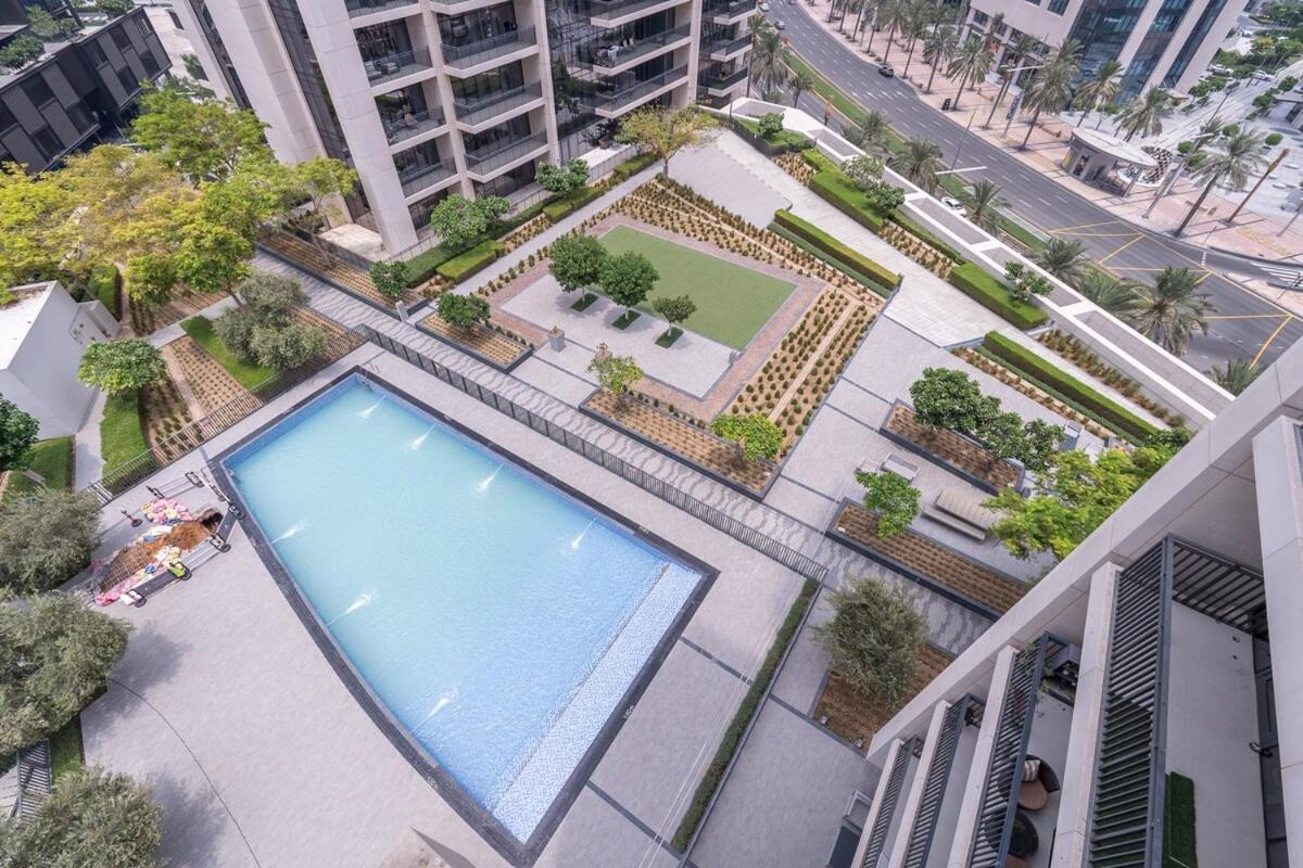 Apartment Bright And Chic 2-bedrooms In Downtown Near Burj Khalifa And Mall!