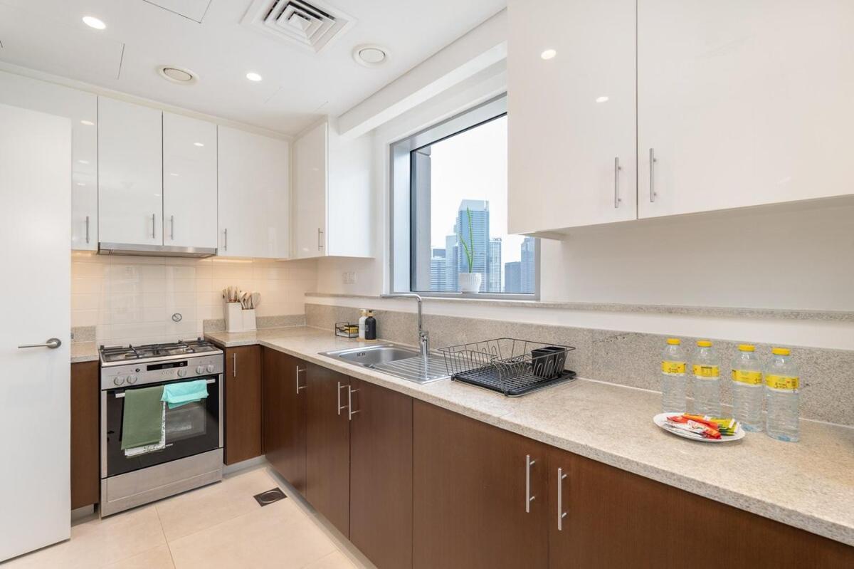 Bright And Chic 2-bedrooms In Downtown Near Burj Khalifa And Mall! Apartment Dubai