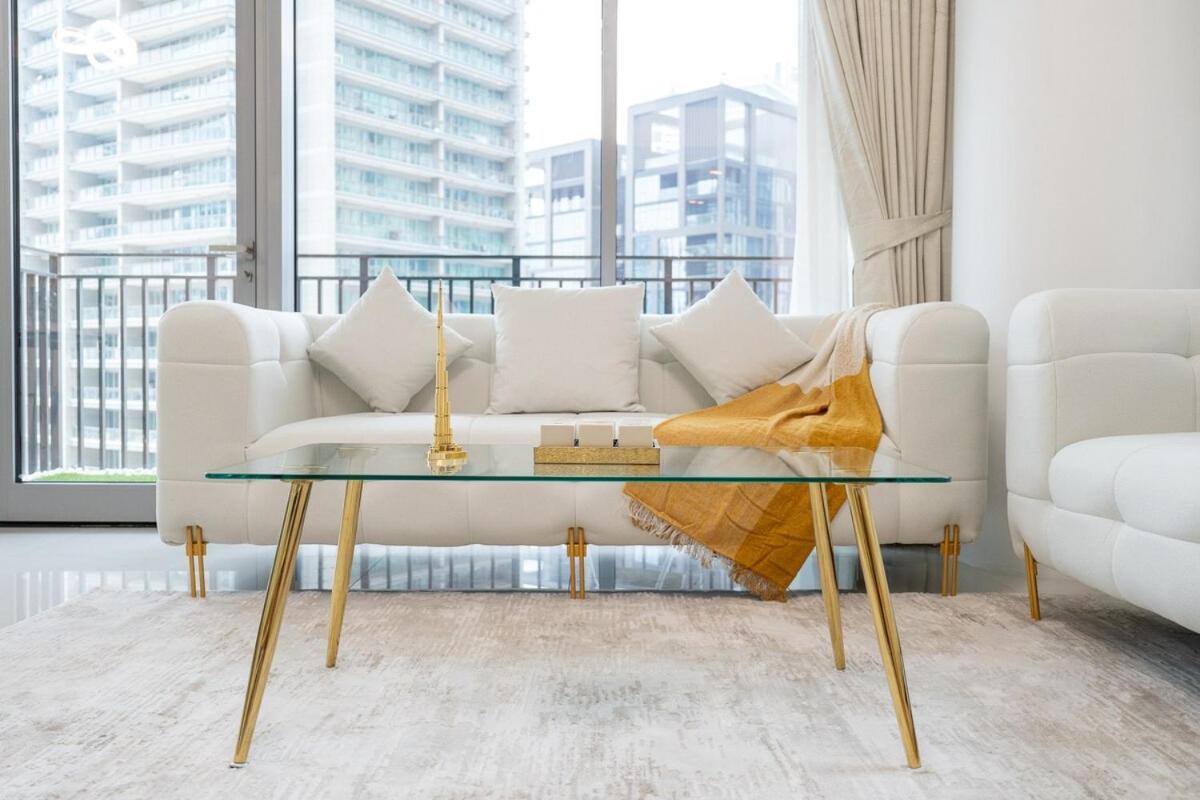 Bright And Chic 2-bedrooms In Downtown Near Burj Khalifa And Mall! Apartment Dubai