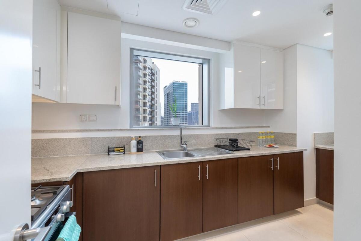 Bright And Chic 2-bedrooms In Downtown Near Burj Khalifa And Mall! *