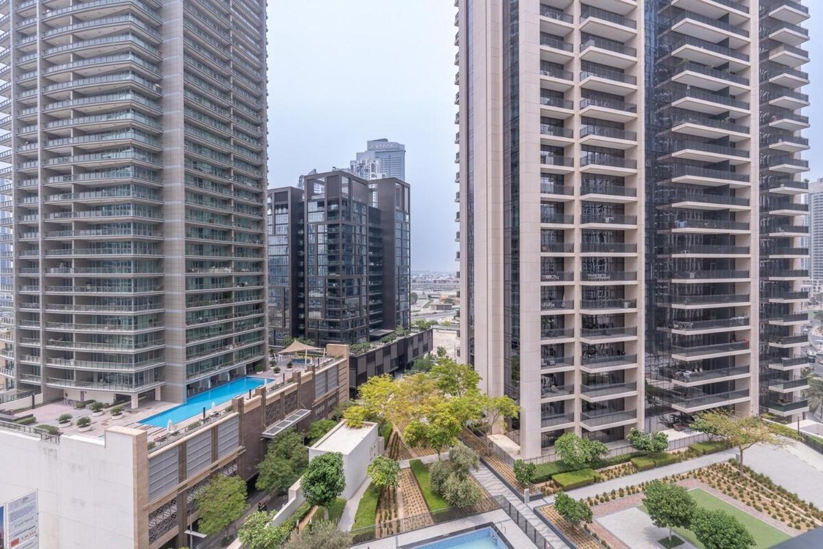 Bright And Chic 2-bedrooms In Downtown Near Burj Khalifa And Mall! Dubai