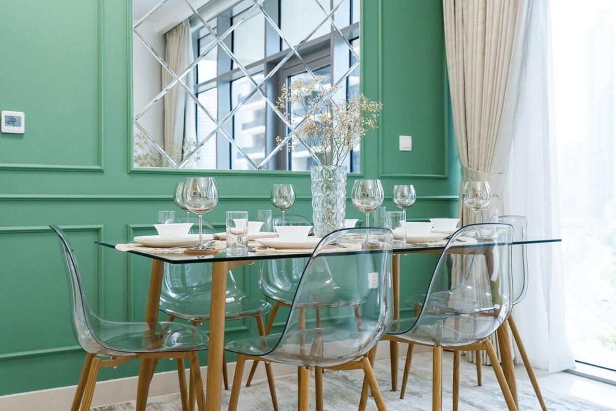 Bright And Chic 2-bedrooms In Downtown Near Burj Khalifa And Mall!