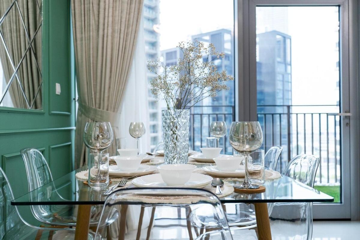 Bright And Chic 2-bedrooms In Downtown Near Burj Khalifa And Mall!