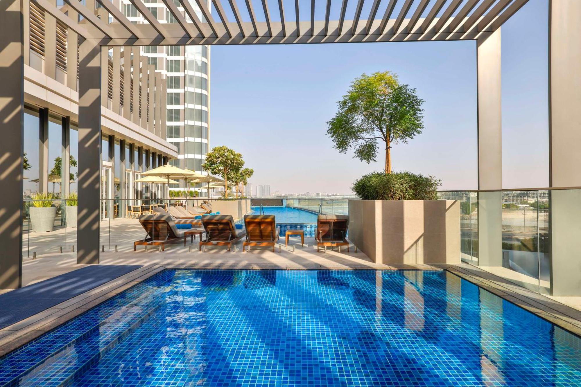 Hotel Embassy By Hilton Business Bay 5*