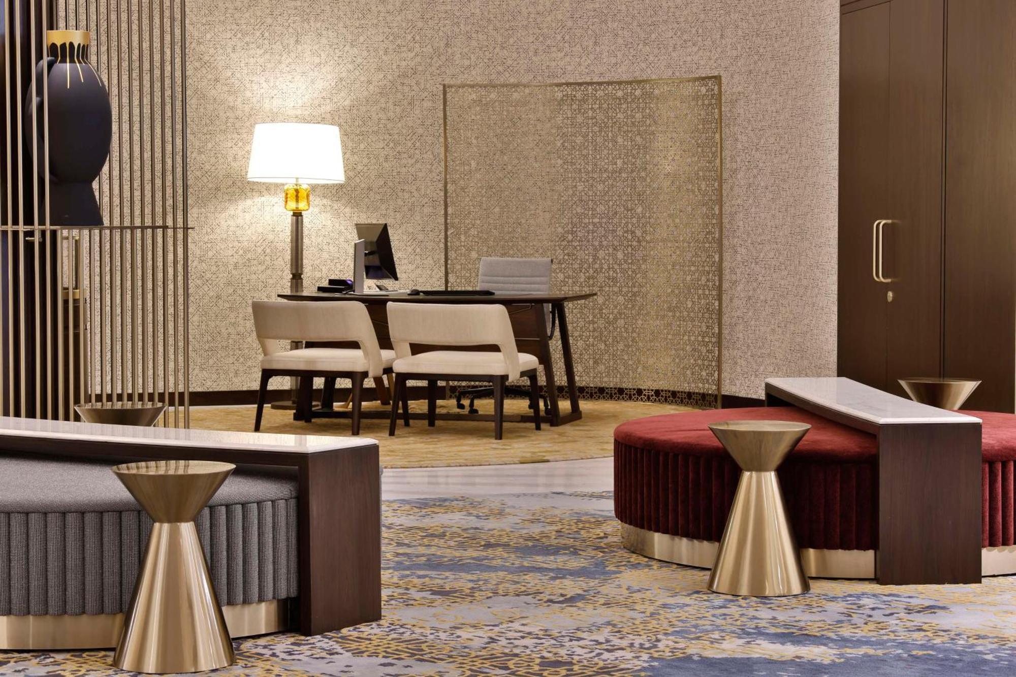 Hotel Embassy By Hilton Business Bay 5*