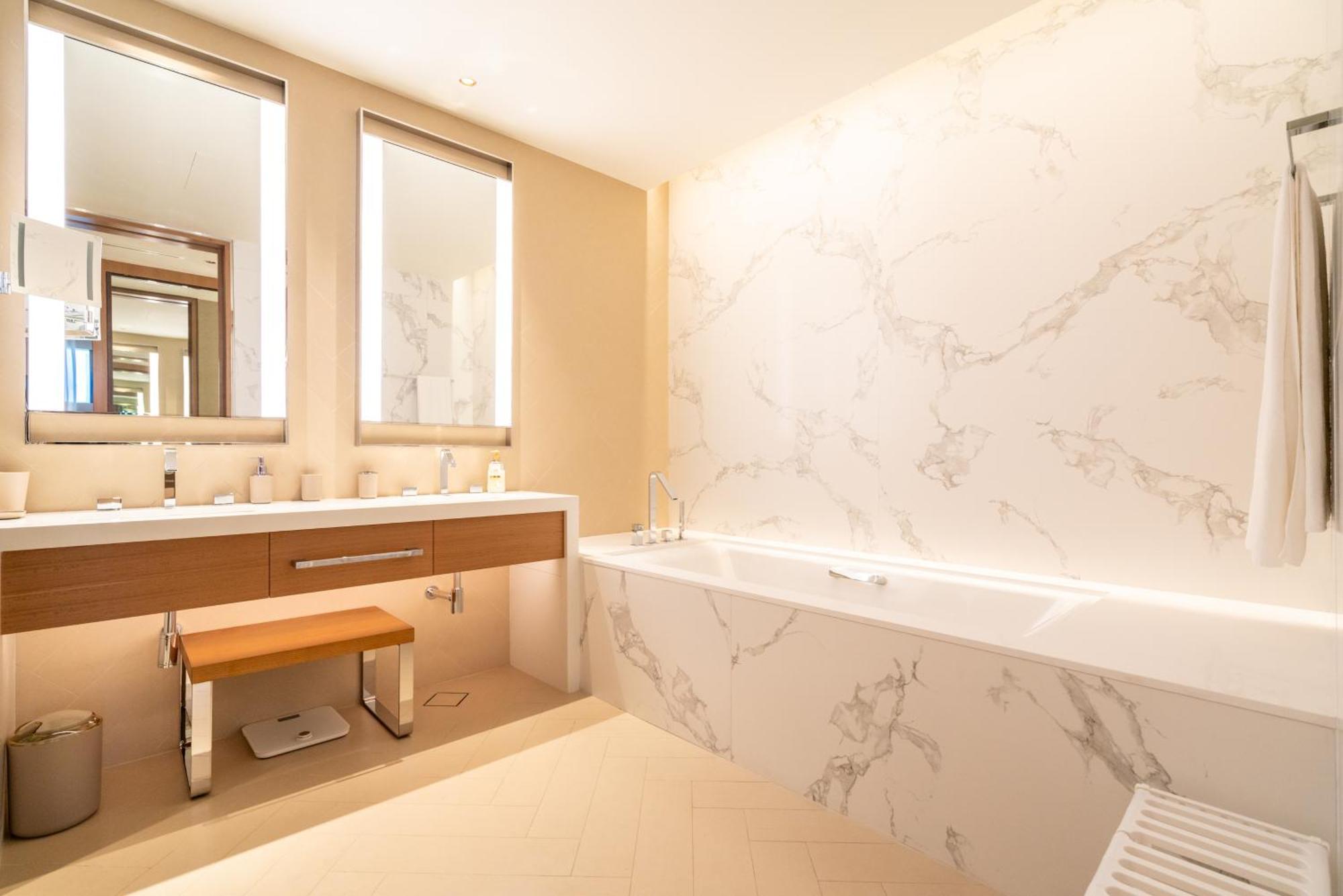 Apartment Downtown Luxury, The Address Opera Residences, 2br Burj View *