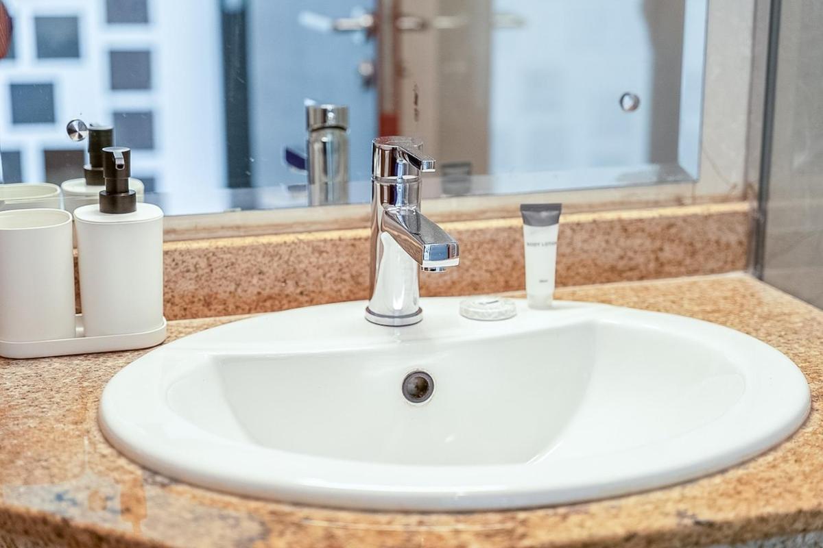 Apartment Modern Aesthetic 1-bedroom With Exudes Warmth And Style In Jlt! Dubai
