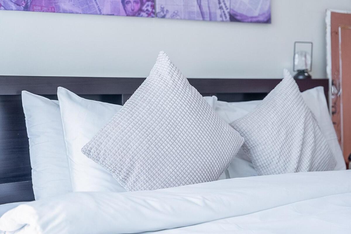 Modern Aesthetic 1-bedroom With Exudes Warmth And Style In Jlt! * Dubai