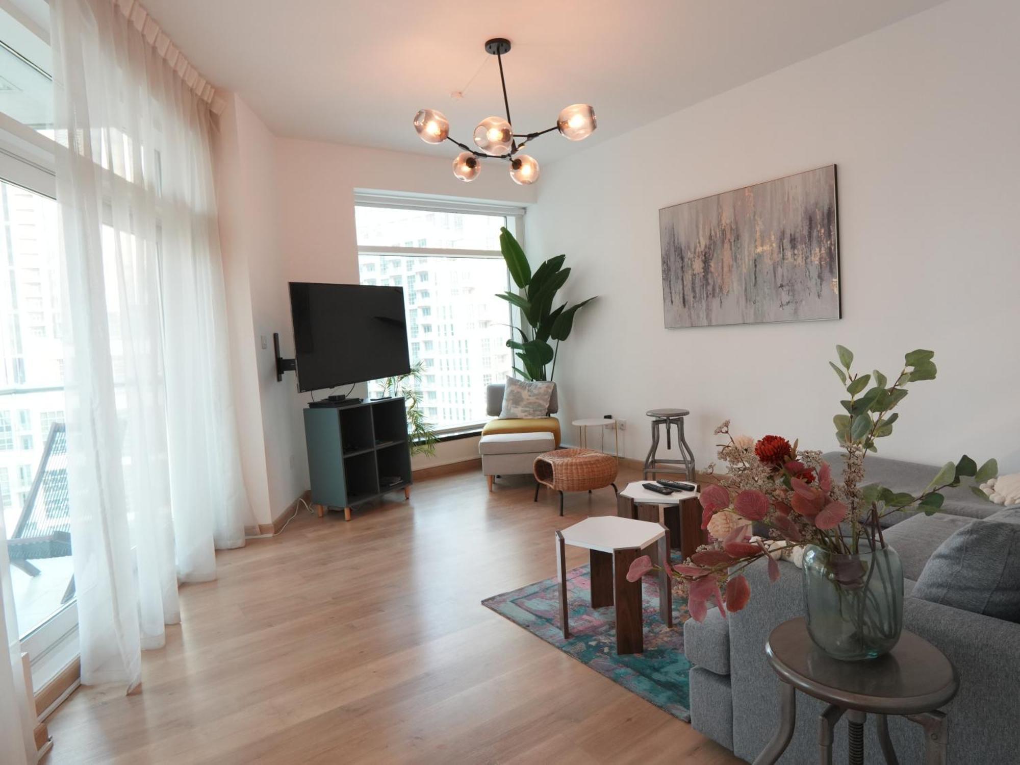 Easygo - Comfy 2bdr In Loft Tower Downtown Apartment *