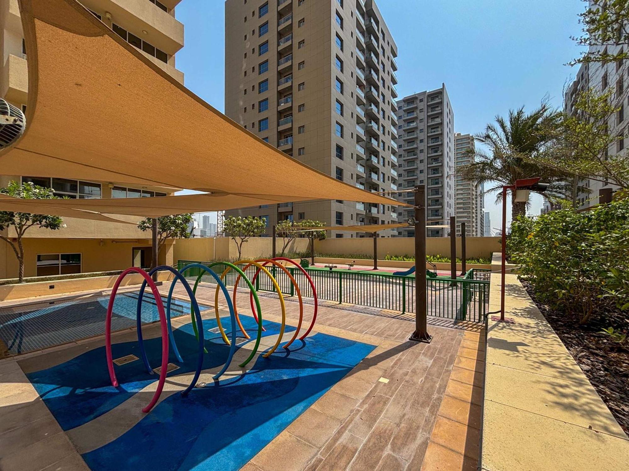 Frank Porter - Damac Ghalia Apartment Dubai