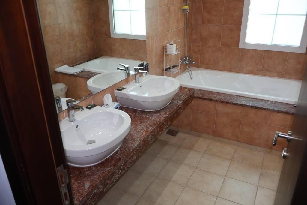 2 Bedroom With Huge Garden Villa Dubai