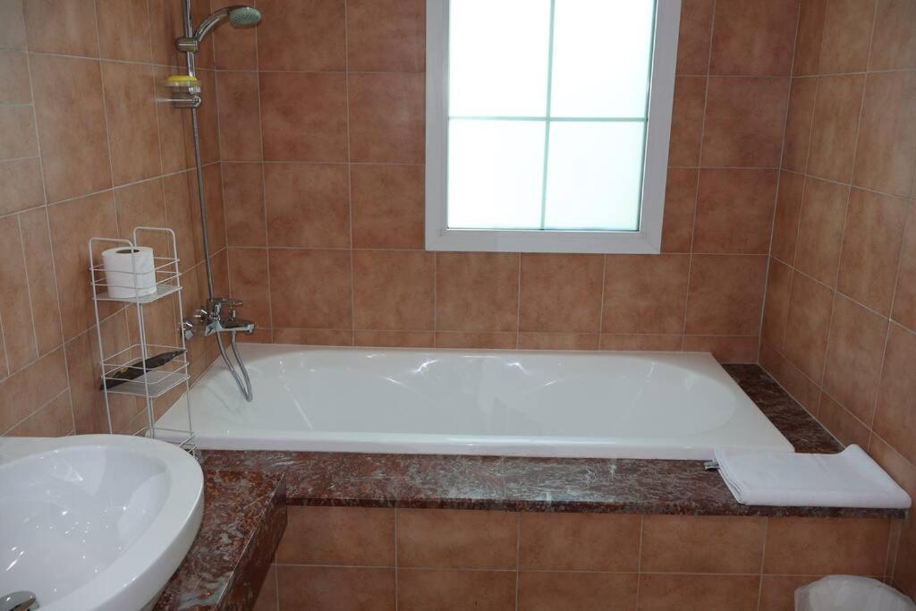 2 Bedroom With Huge Garden Dubai