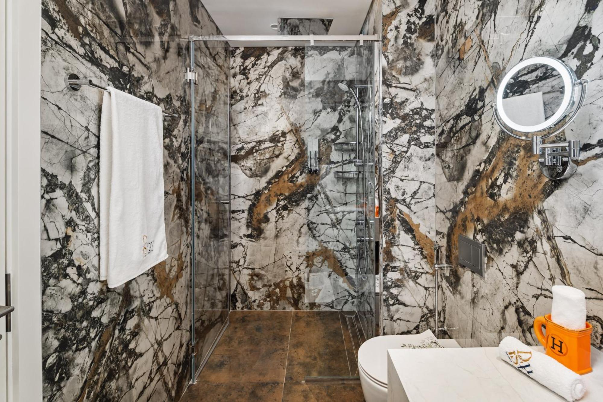 Modern In Creek Harbour By Dustay Holiday home *