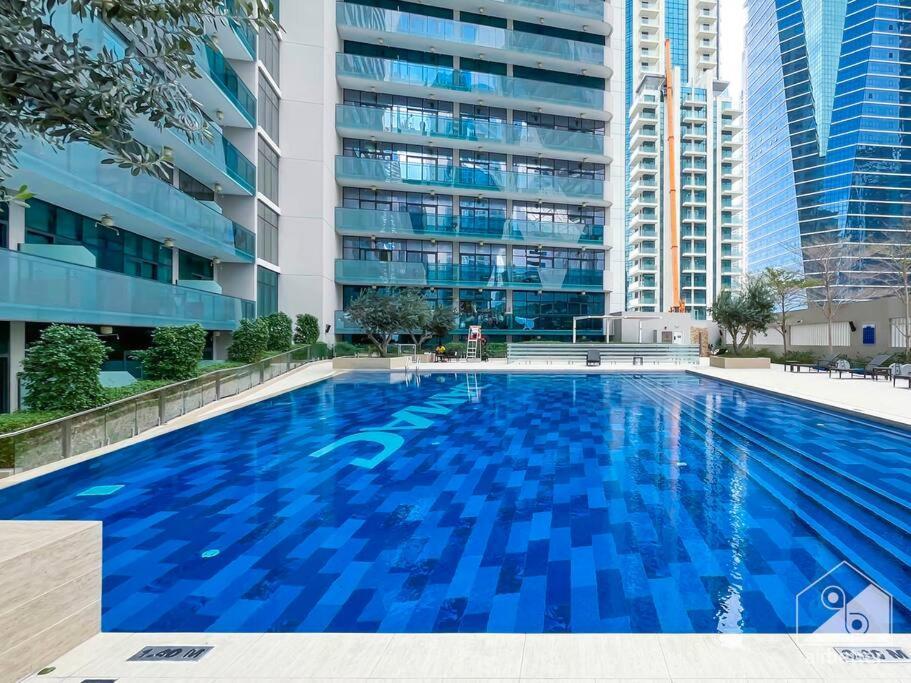 Apartment Amazing With Balcony Damac Merano