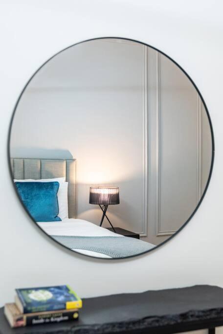 First Class 1br Luxurious Difc Retreat *