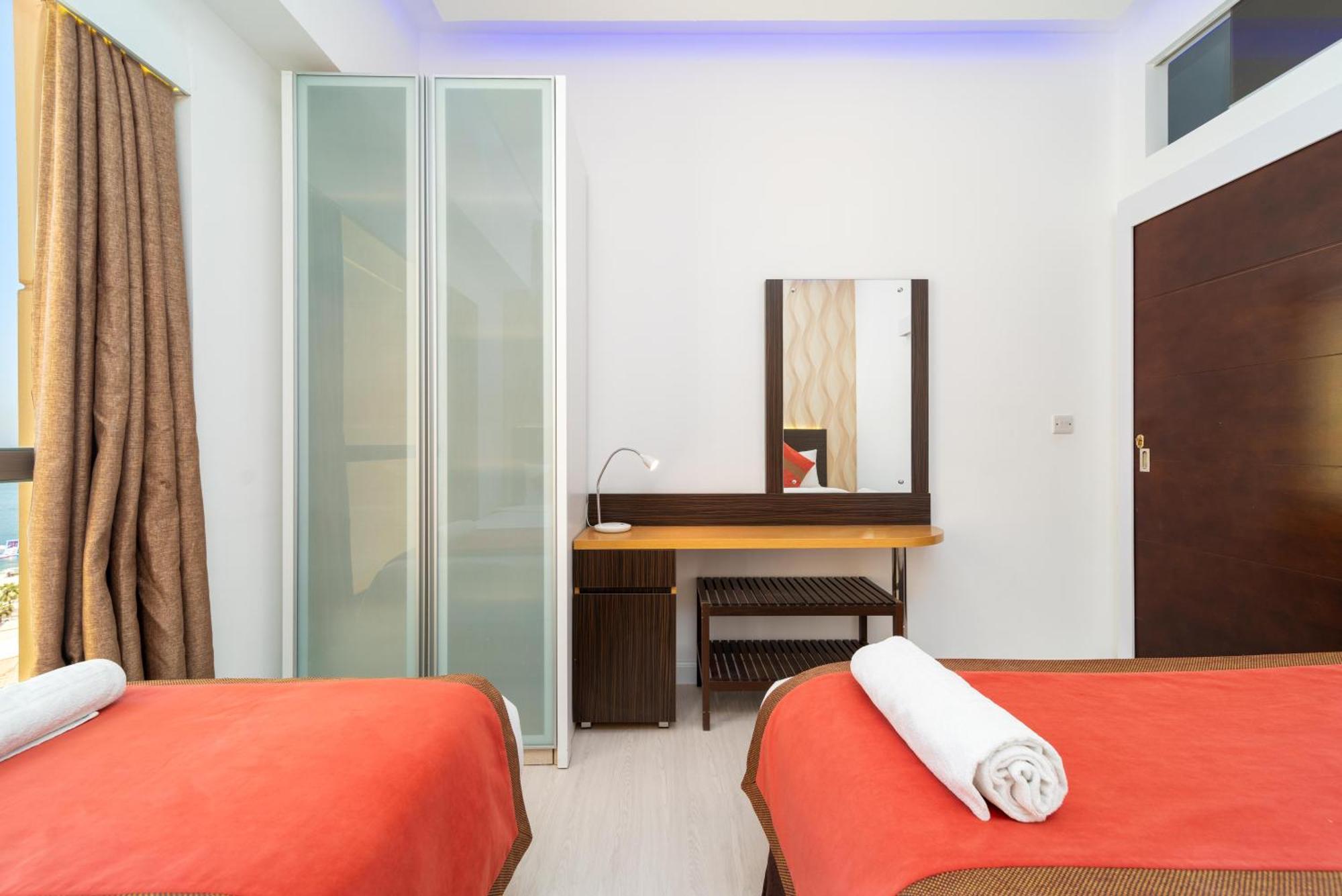 Jbr Walk 2 Bedrooms Front Sea *